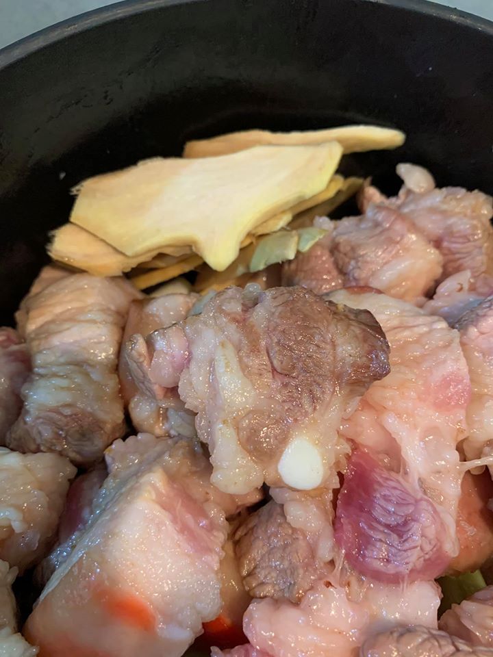 最後下薑片。