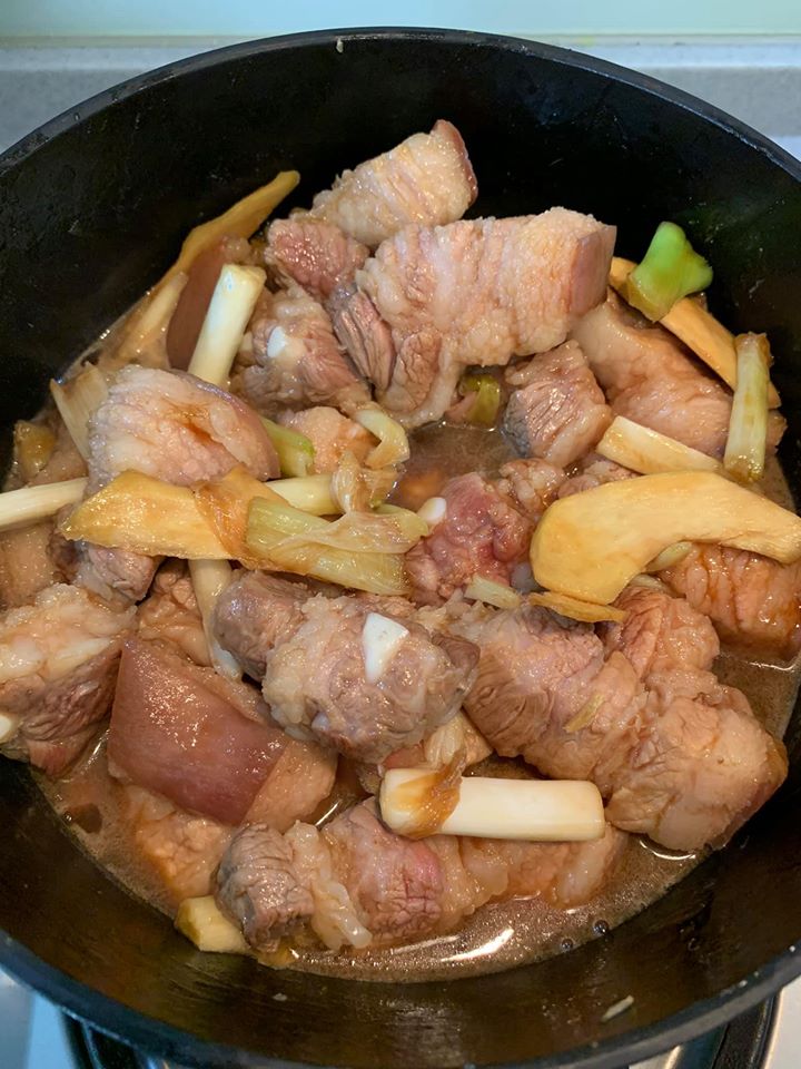 酒與醬料幾乎蓋過食材。