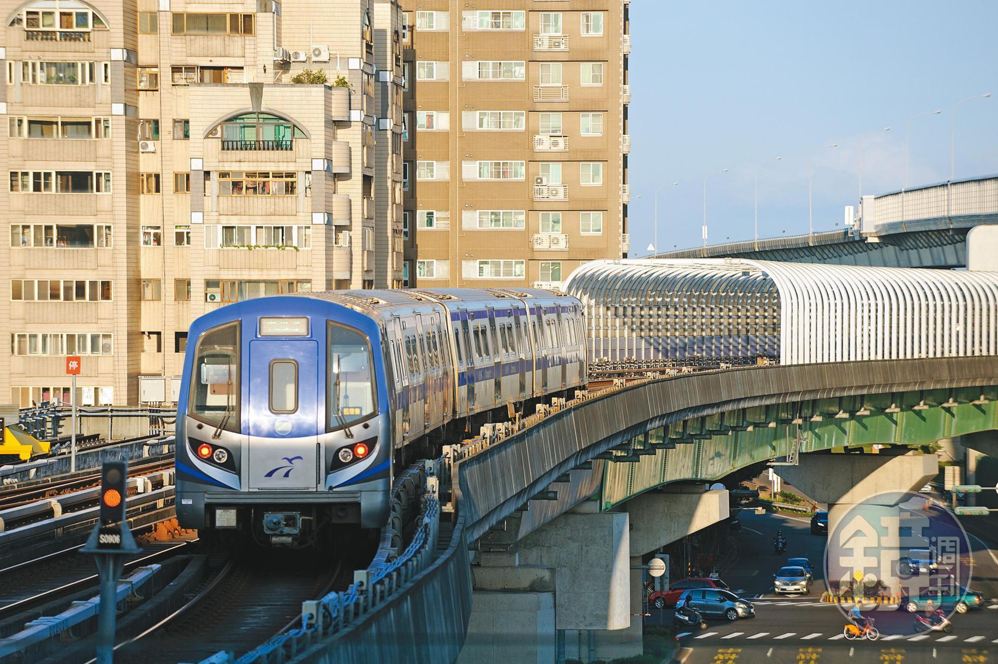 青埔特區不僅坐擁高鐵站點，區內更橫跨3個機捷站，通勤機能強。