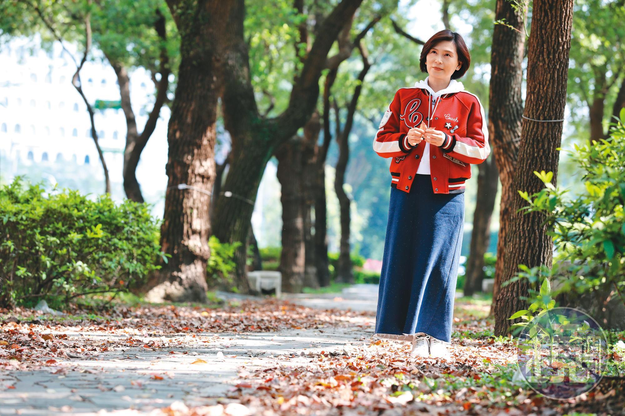 歐玲君說，她寫下了永強的故事，透過生命教育影響其他人的生命，永強短促的生命就有了意義。（周永受攝）