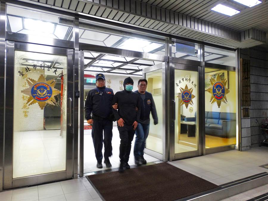 池嫌曾涉偷竊、吸毒、挾持學童、侵入民宅等案件，犯案紀錄罄竹難書。（翻攝畫面）