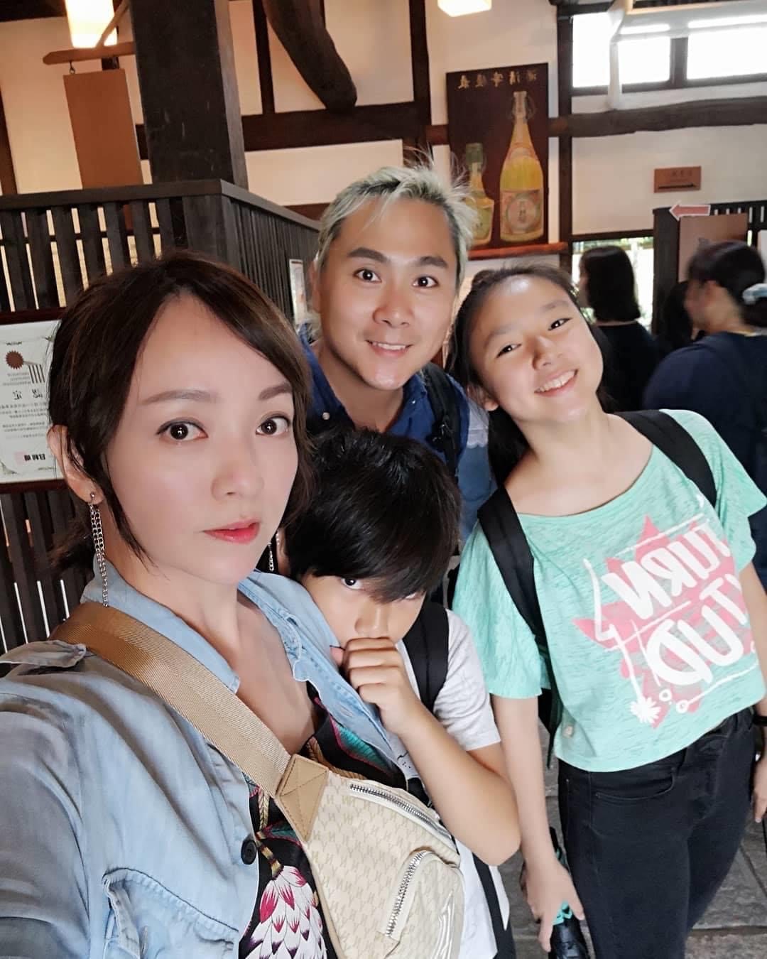 季芹與王仁甫婚後生有一子一女，家庭幸福美滿。（翻攝自王仁甫和季芹之永遠的芹仁臉書）