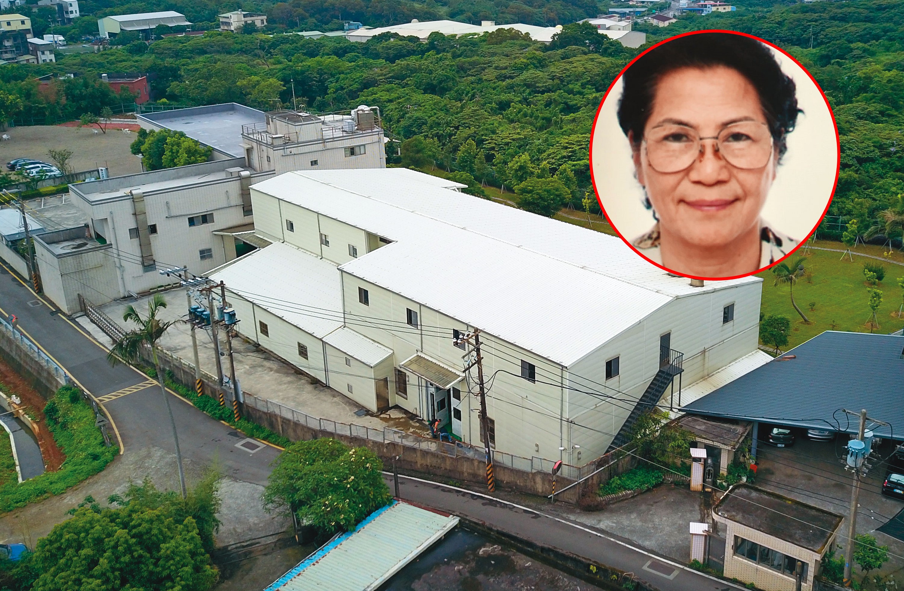 女會計陳碧足（小圖）在一家飲水機工廠（白色建物）擔任會計多年，竟利用公司信任，侵吞公司工廠價值7千萬元的土地，圖為該工廠土地外觀。（讀者提供）