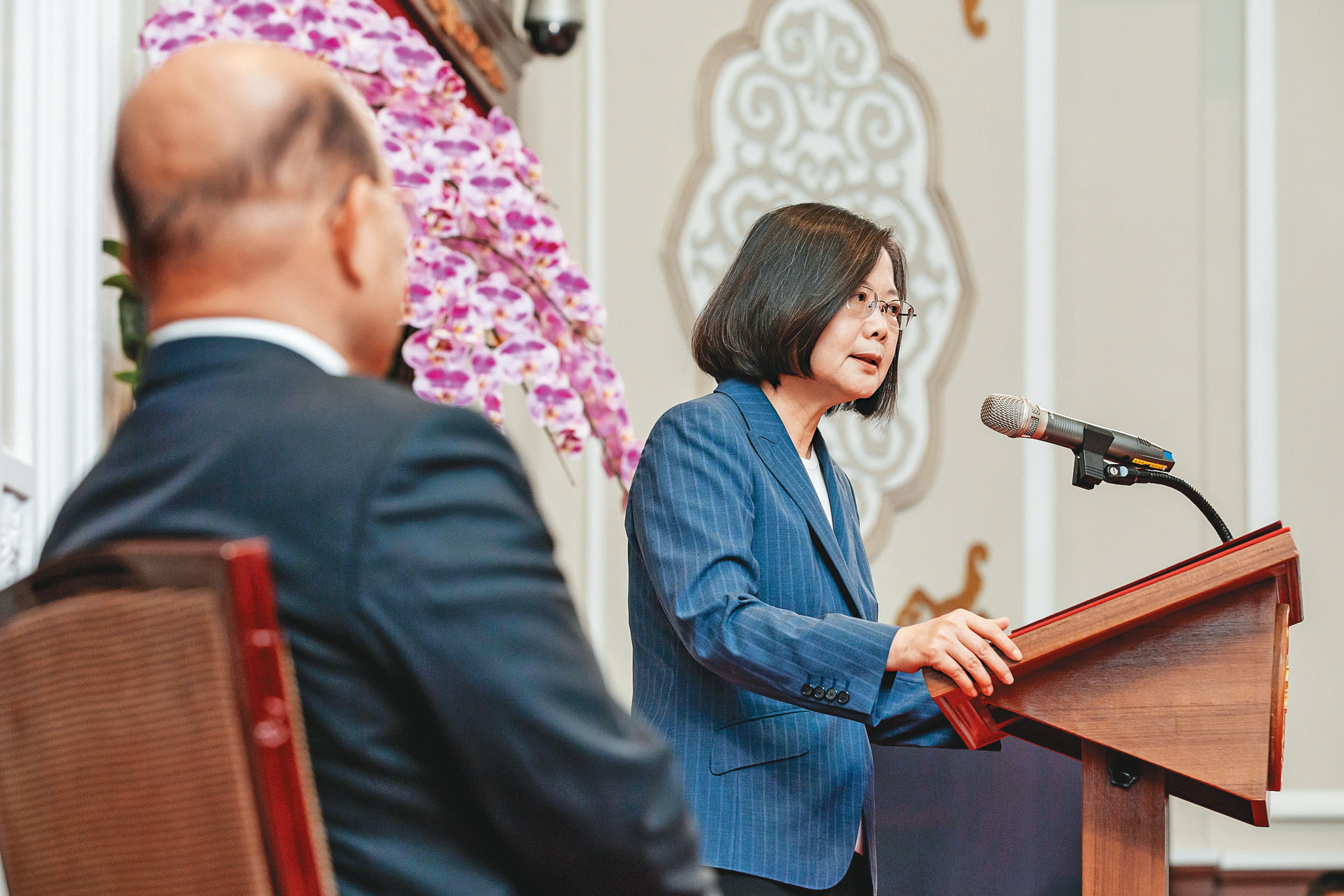 蔡英文總統(右)在第2個任期即將開始之前,明快宣布行政院長蘇貞昌(左)續任閣揆。(總統府提供)