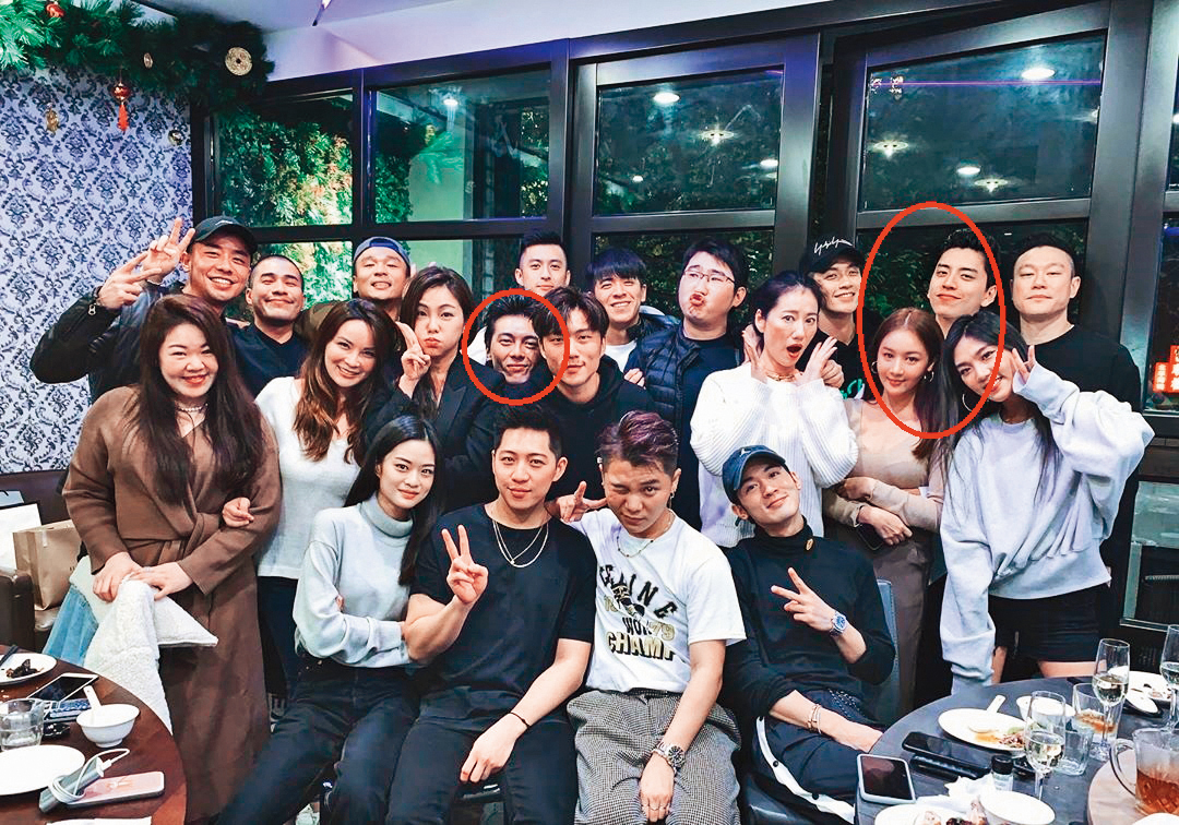 王大陸與Ivy（右紅圈）去年底與友人聚餐，謝睿宸（左紅圈）也在其中，而王大陸更環抱Ivy，像在宣示主權。（翻攝自bobowoo IG）