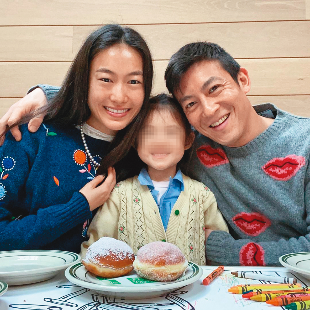 陳冠希跟大陸女模秦舒培(左)婚後一家三口幸福滿滿,陳冠希更不時把生活日常放上社交網站。(翻攝自陳冠希IG)