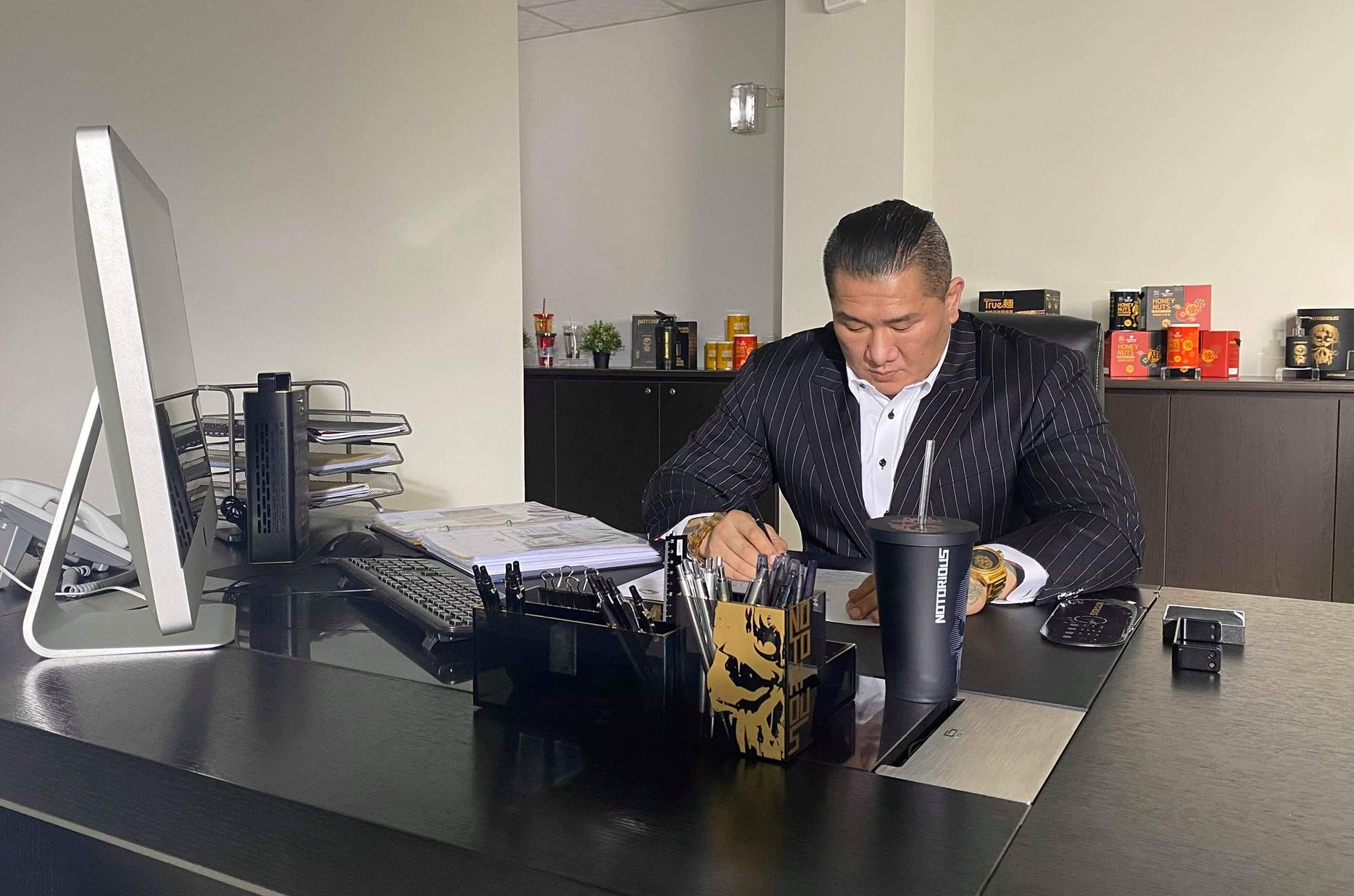 館長為了感謝員工在防疫期間的辛勞，決定連續3個月發獎金給健身房員工。（翻攝自飆捍臉書）