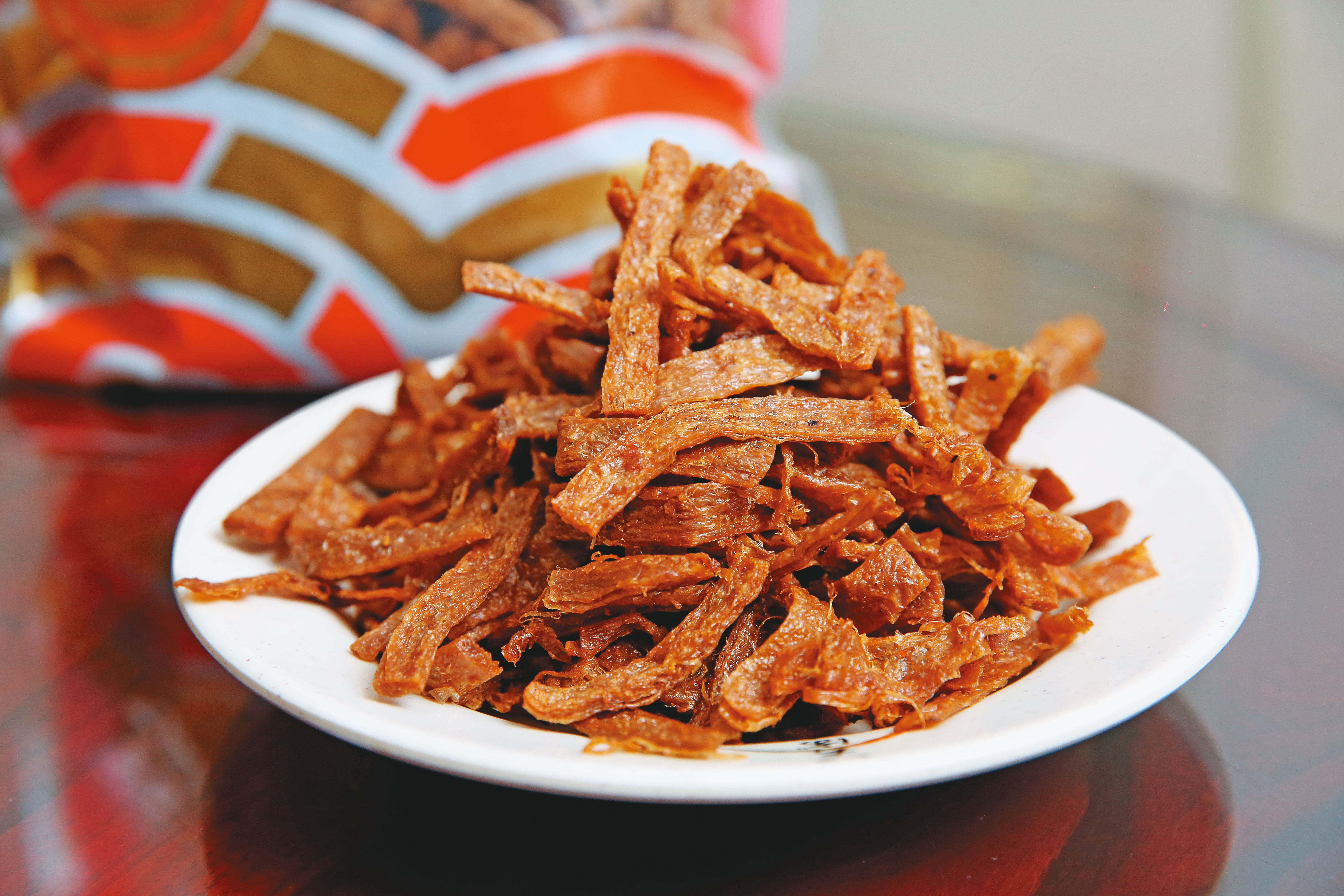 素蹄筋是謝奇峯第一個推出的素食產品，問世便熱賣至今。（240元／3包）