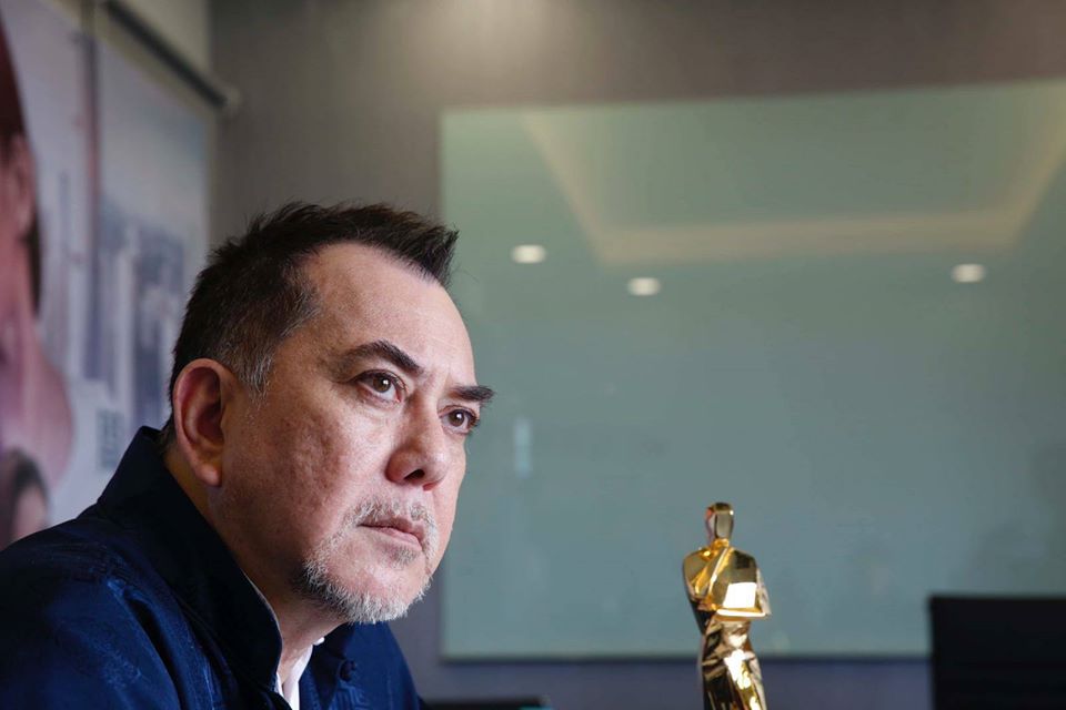 黃秋生人在隔離期間，和不少網友互動。（翻攝自黃秋生臉書）