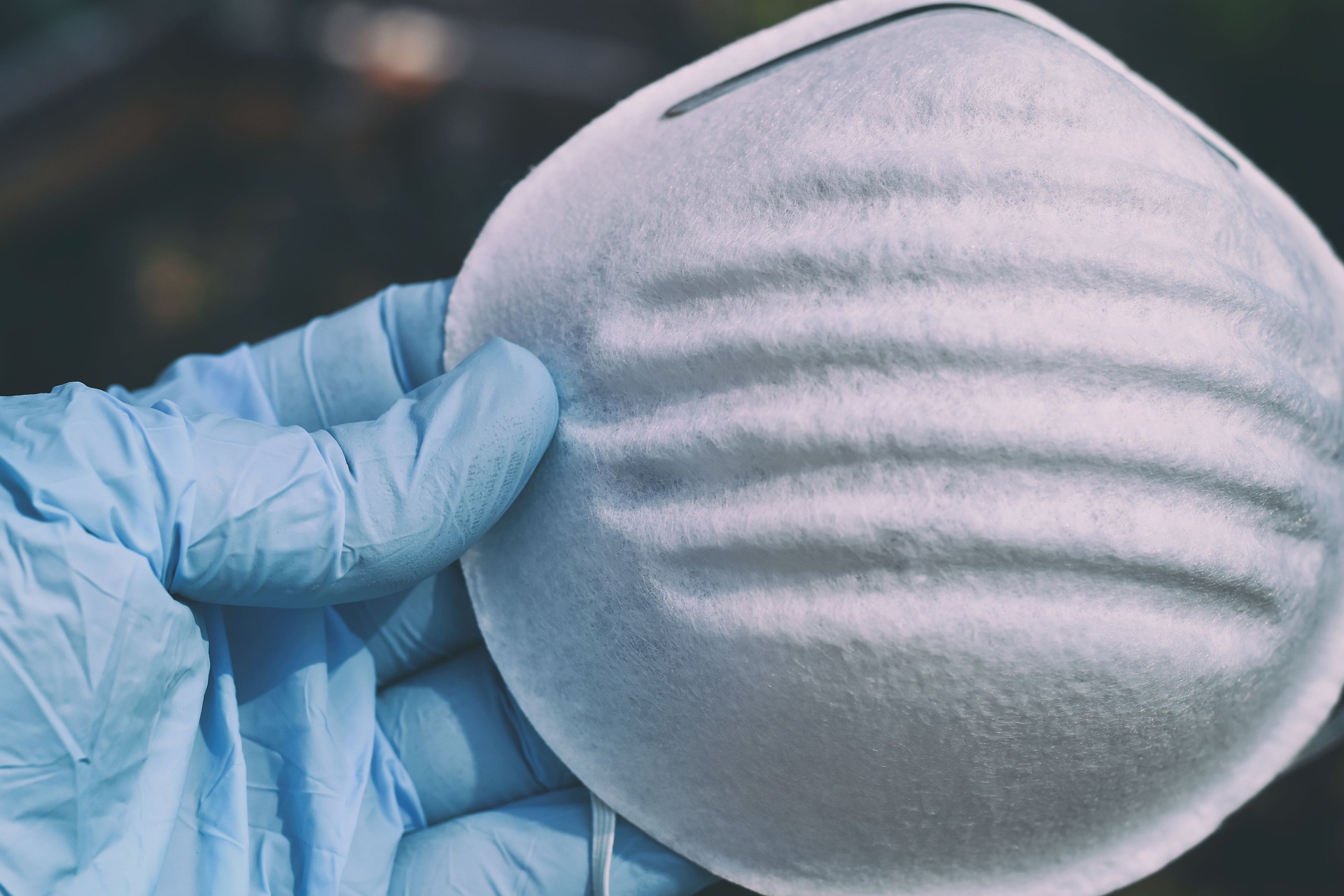 美國洛杉磯有一名護理師為了搶救新冠肺炎重症病患，來不及戴N95口罩便衝進病房，後來不幸染疫去世。（示意圖，Pixabay）