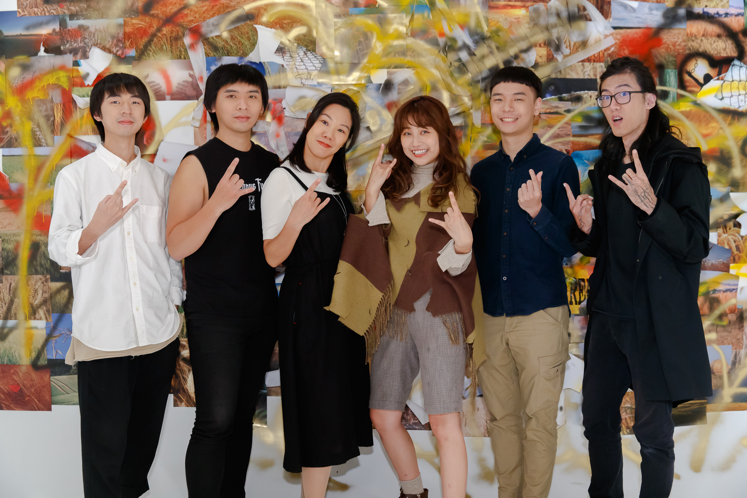 伊梓帆團員陳伊(右三)跨刀為客語團體少女卡拉新歌〈許你一片麥田〉拍MV。（新視紀整合行銷提供）