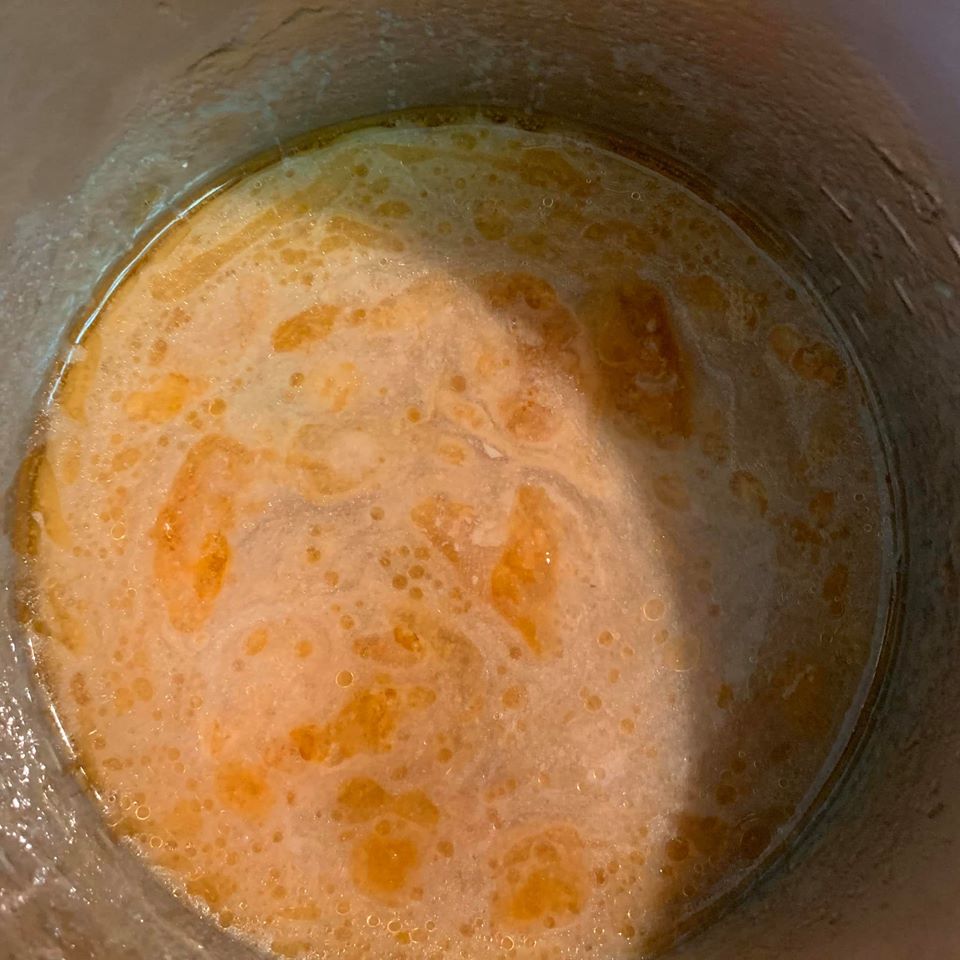 炒蝦鬆留下的精華蝦汁。
