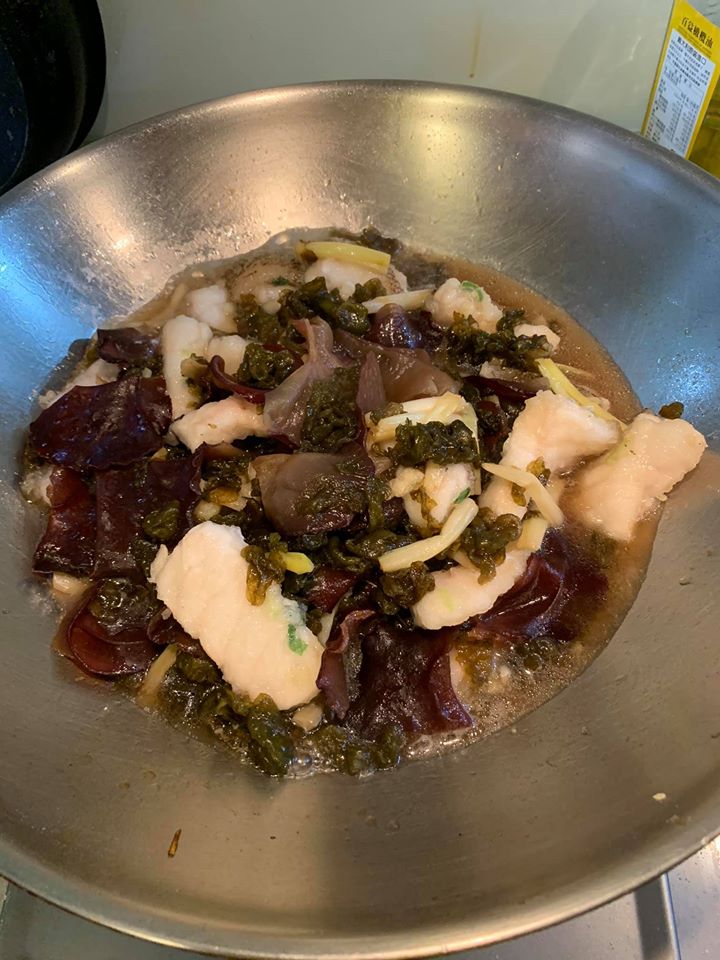 魚片易散，要小心拌炒。