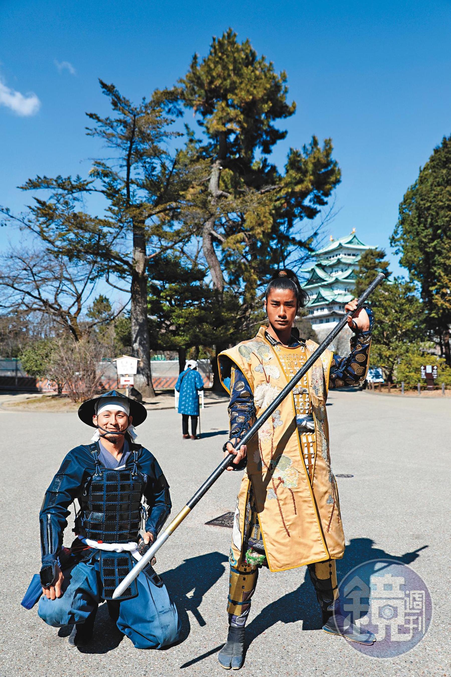 名古屋城內,可以和武士裝扮的表演人員合照。