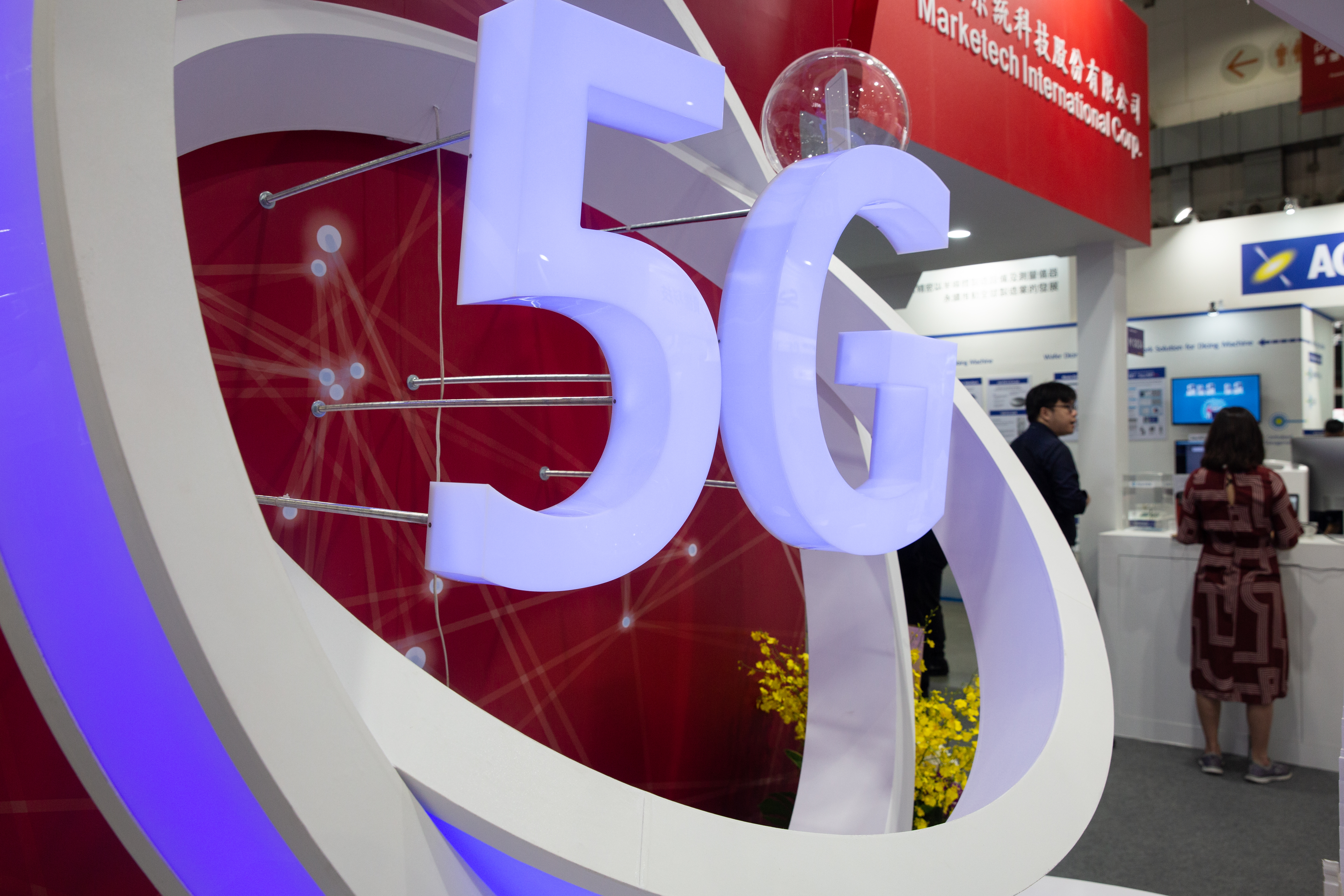 5G發展長線趨勢明確，投資人不妨趁市場修正之際布局。