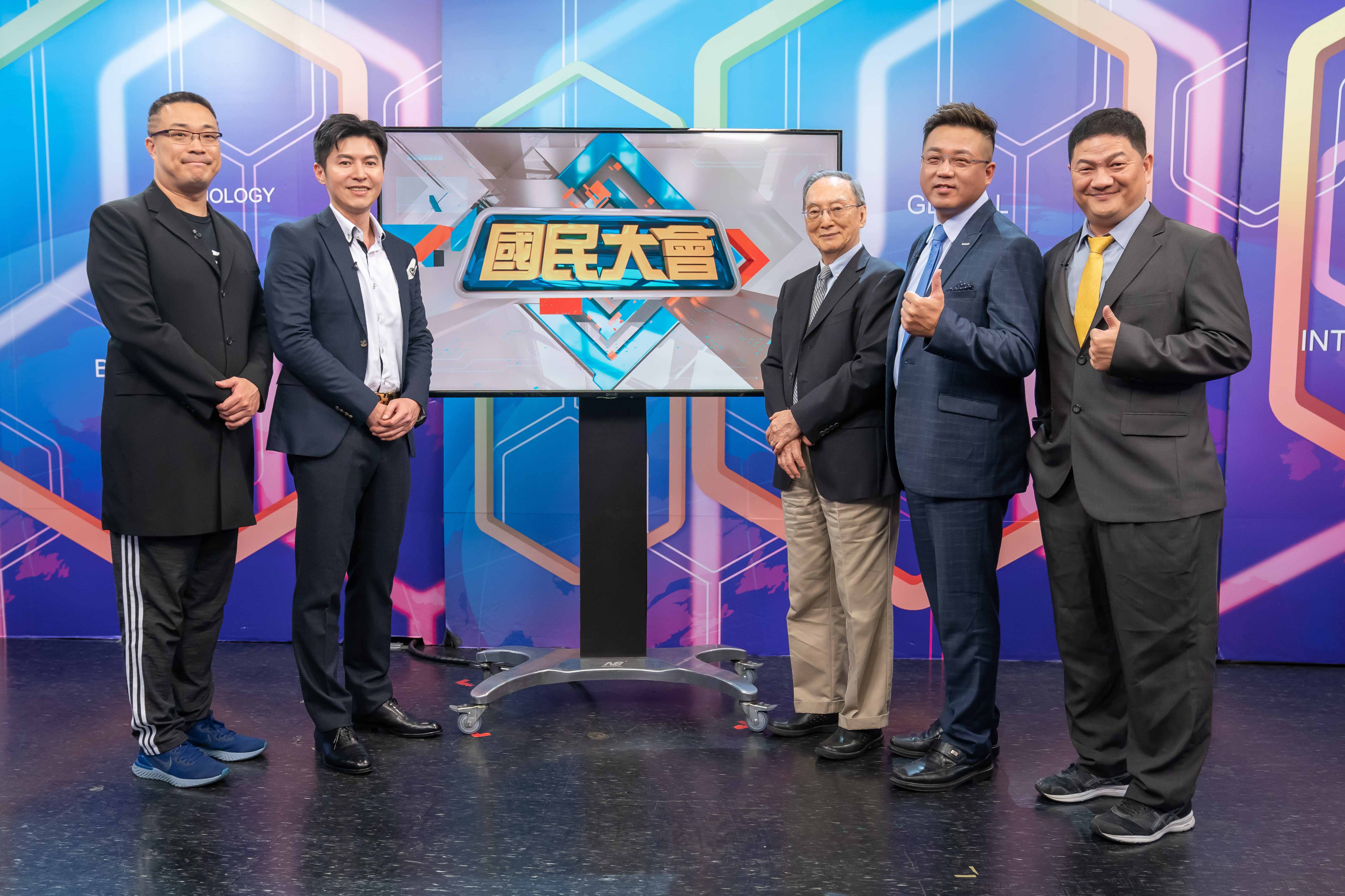 賴弘國與阿嬌離婚消息曝光，網路觀察家朱學恒表示，最近演藝圈出現的緋聞，都有「計中計」的狀況。（TVBS提供）