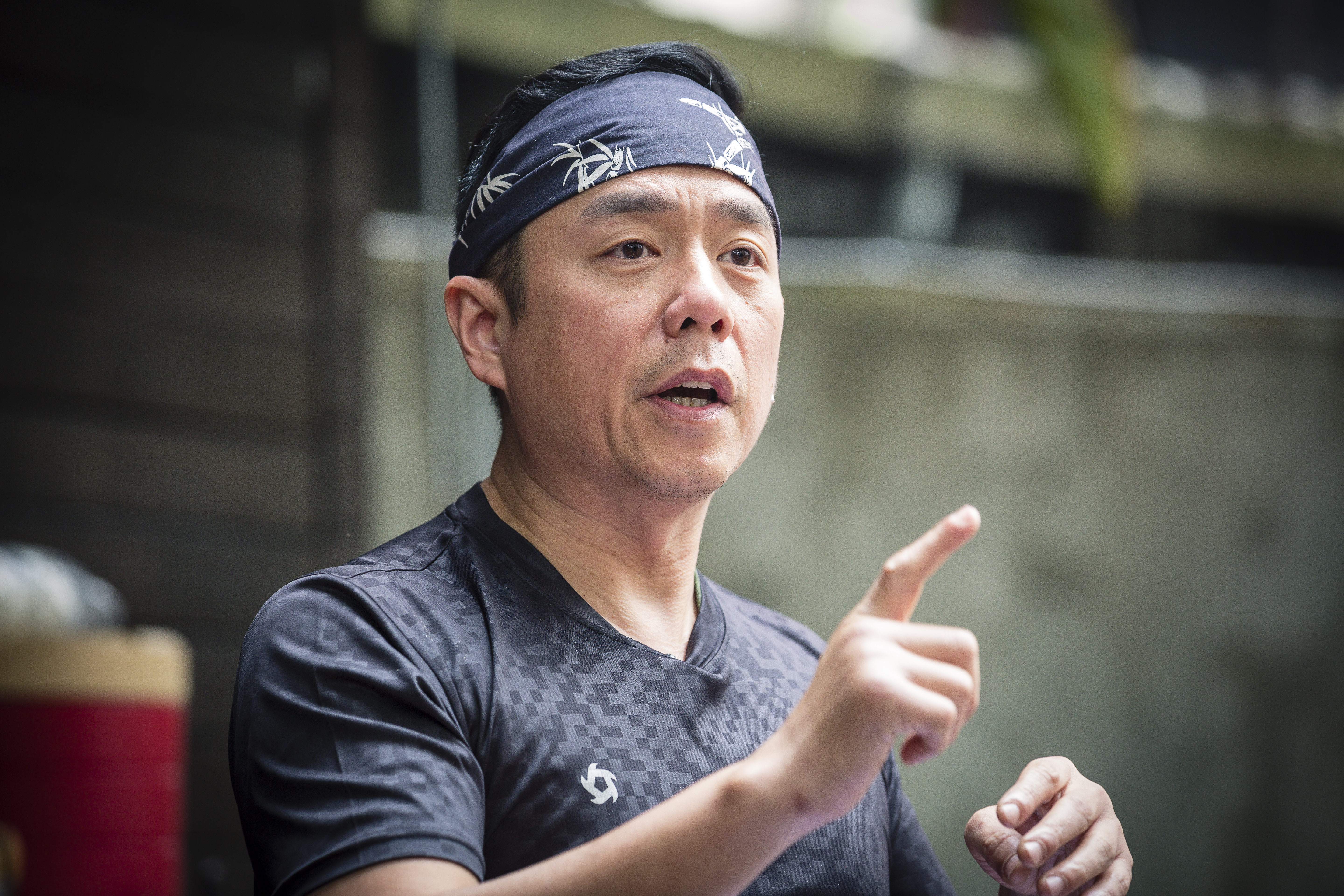 曾混黑道的張兆漢回憶在台南第二監獄時，與獄友擔任鐵工組，完成不少工作，第一次體會到辛苦工作後的成就感。