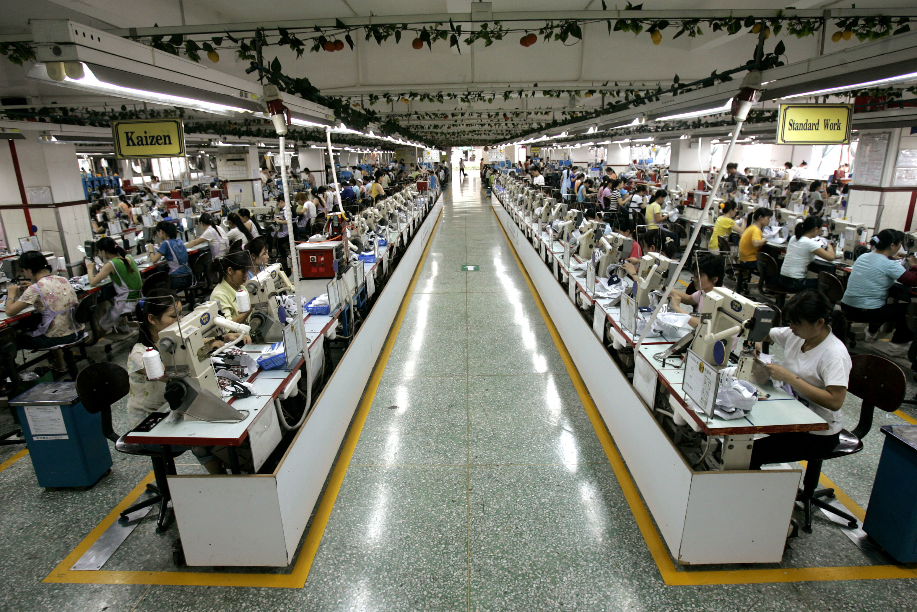 鞋王寶成宣布關湖北廠資遣員工超過4,000人。示意圖，此圖為寶成東莞廠。（東方IC）