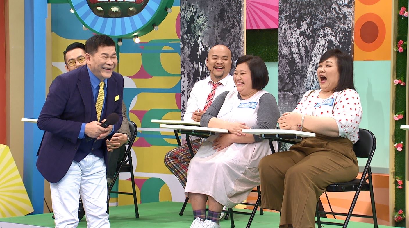 鍾欣凌在節目中提議自己、謝淳雅、廖慧珍3人可以組成「福祿壽三仙」，讓澎哥笑彎腰。（台視提供）