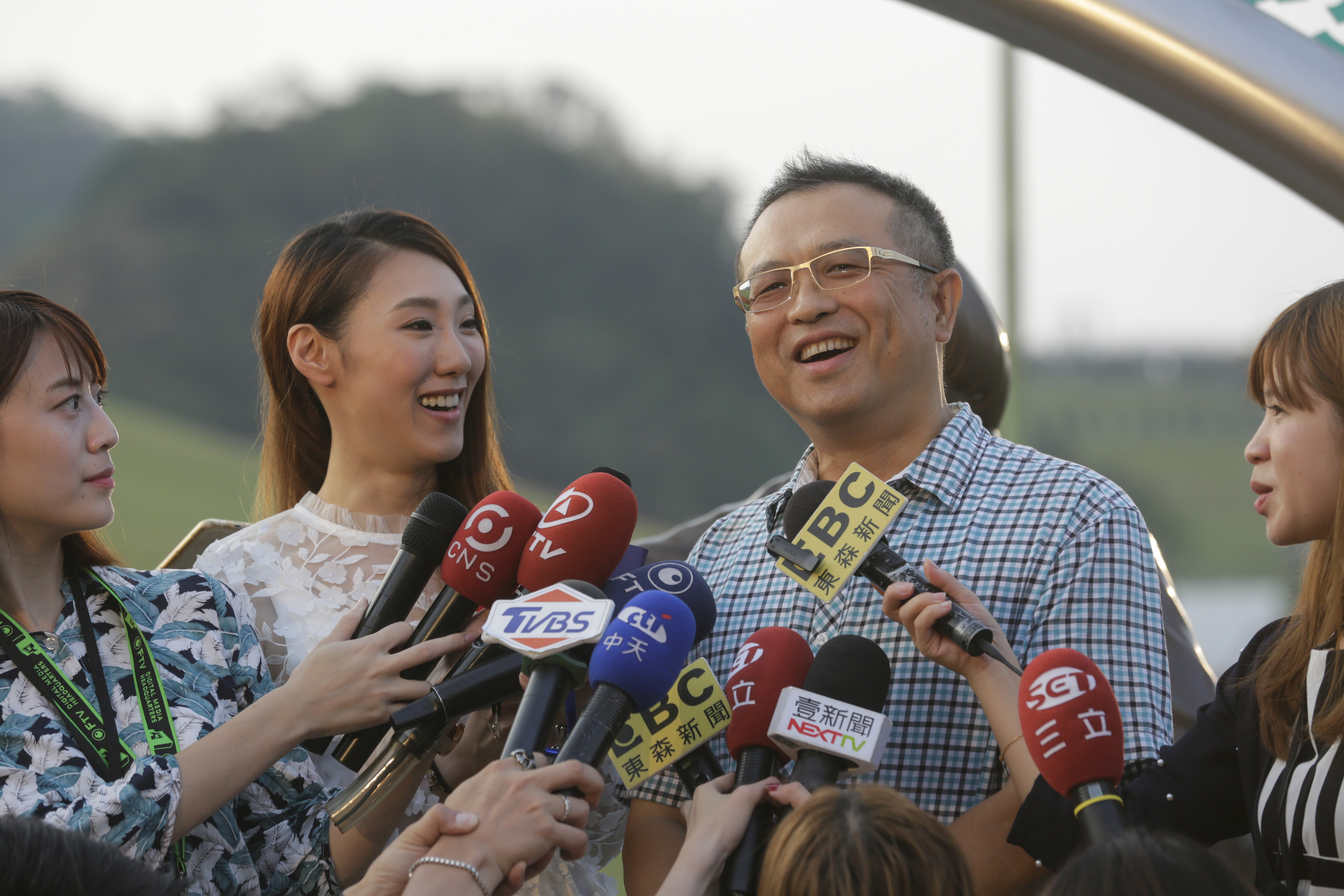 謝順福與妹妹謝金晶感情依舊。（本刊資料照）