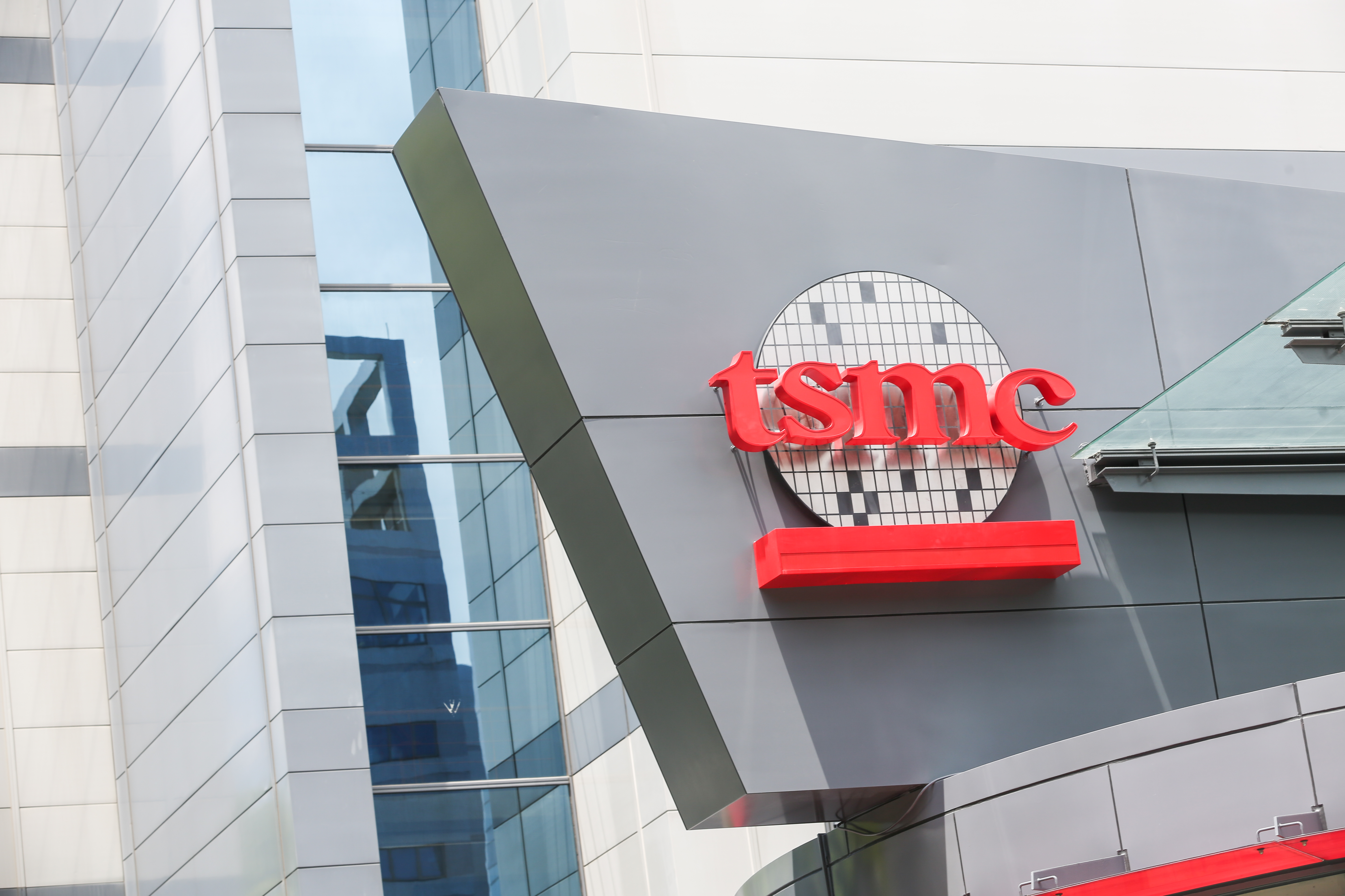 台積電宣布有意赴美興建五奈米廠。