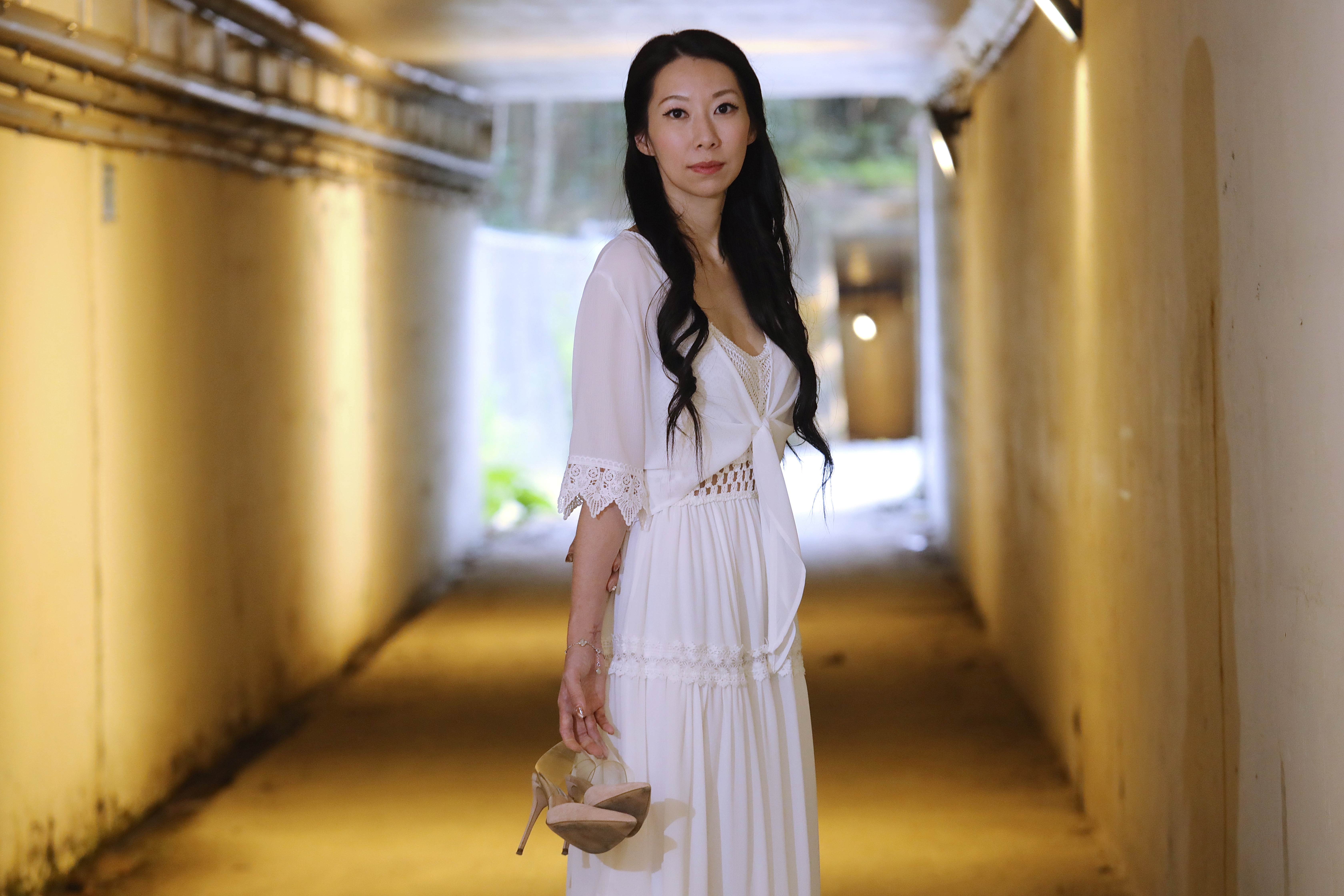 胡黎因兒子罹患敗血症，24歲入行當酒店經紀。