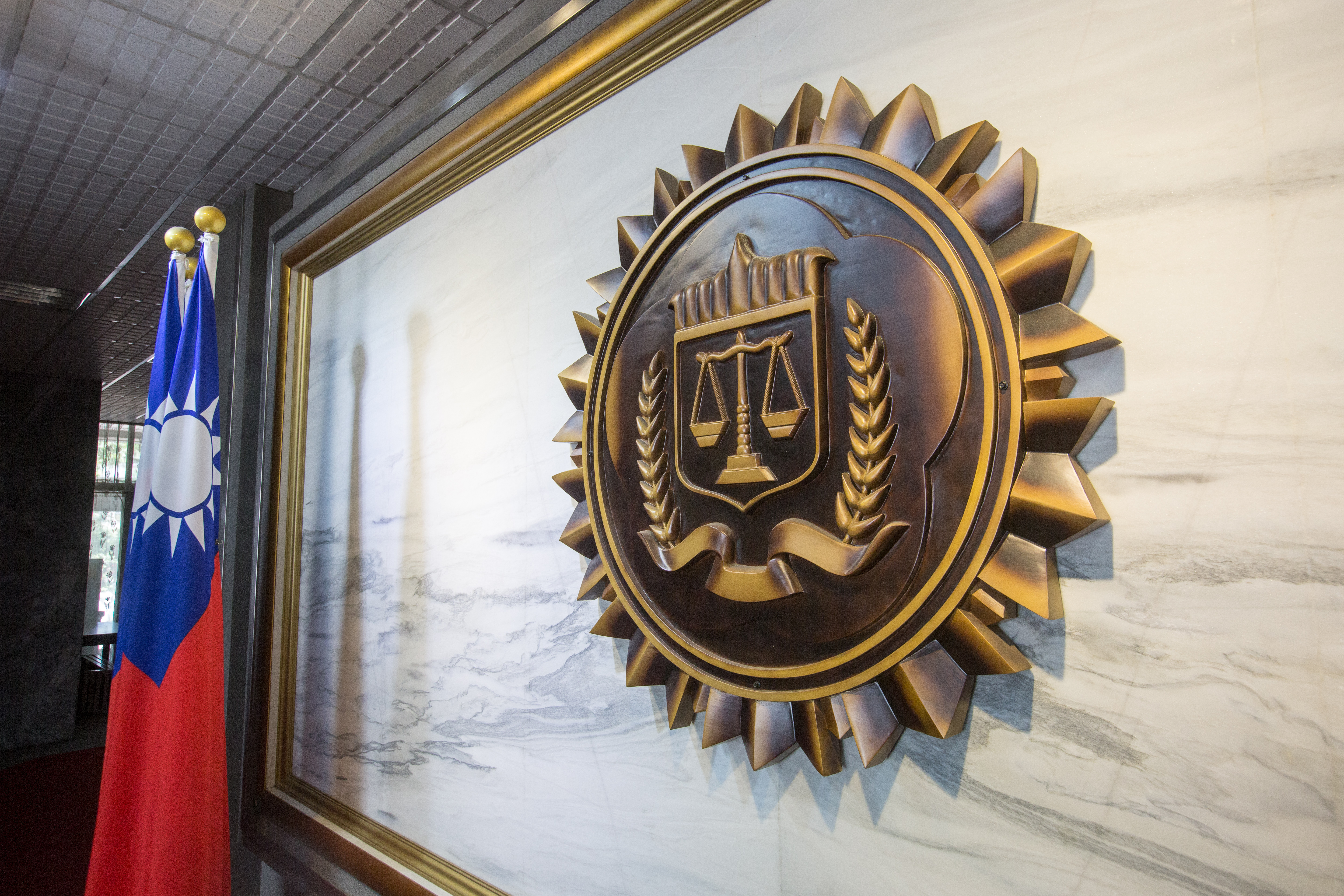 中油等大型企業遭勒索軟體攻擊事件,調查局組成專案小組追查,駭客鎖定10家企業應已遭入侵滲透並潛伏數月之久。