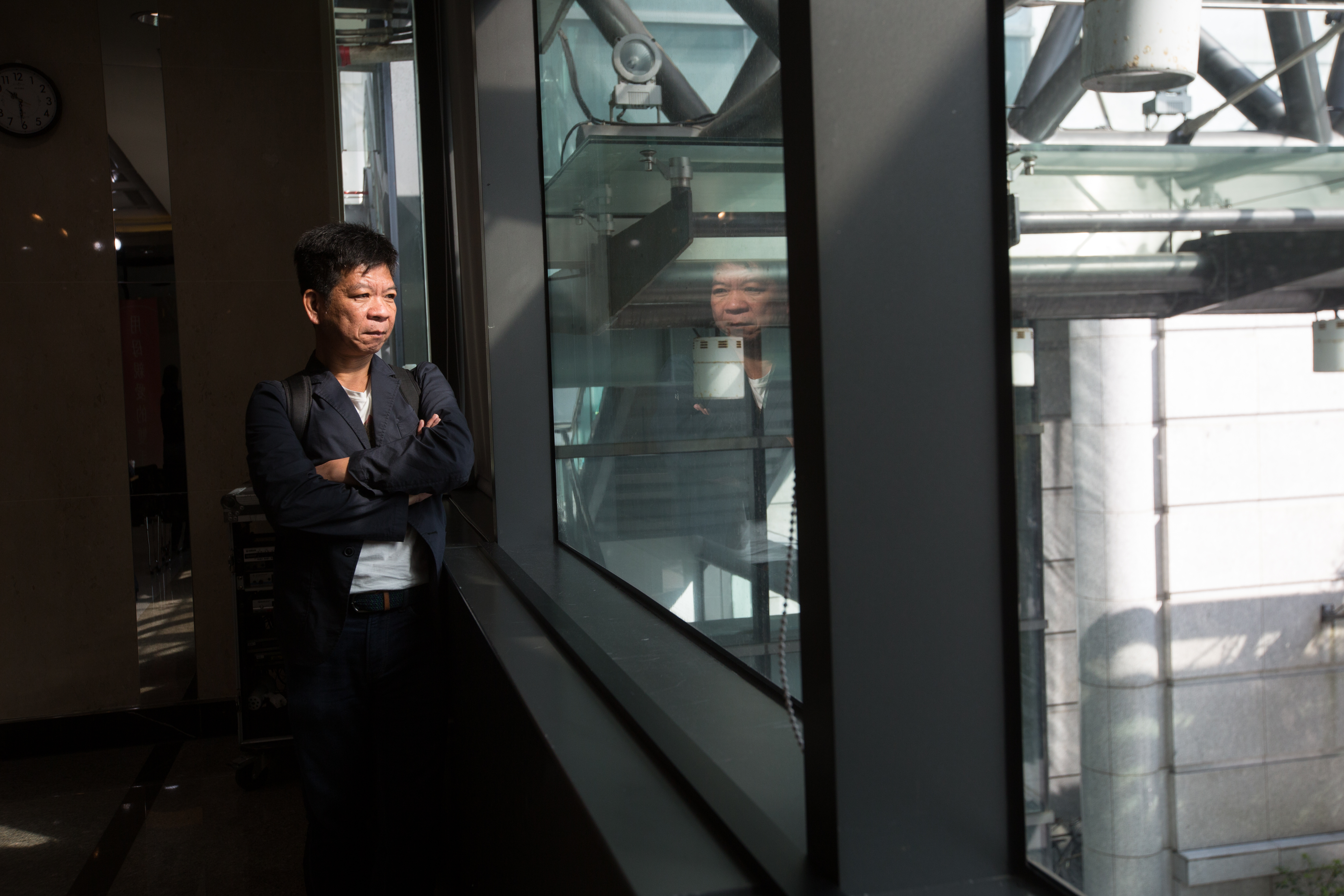 鄭性澤被指控殺人的跡證疑點重重，甚至有被逼供的痕跡。經過冤獄平反協會多年努力，還有媒體介入報導，司法的暗處才有重啟調查的曙光。