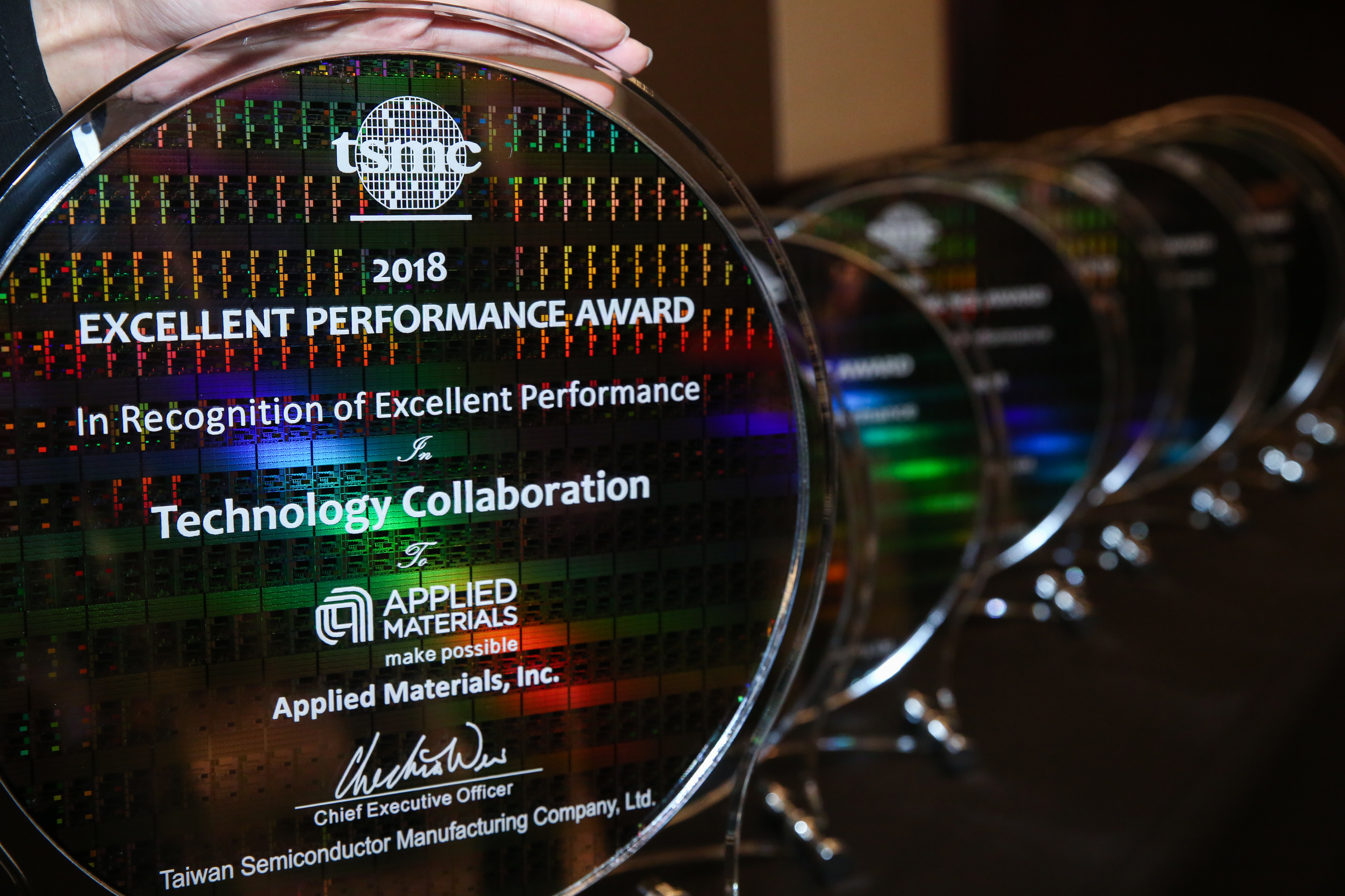 受到中美貿易大戰影響，就連台股護國神山台積電都在美國的壓力下，不得不宣布赴美設廠。