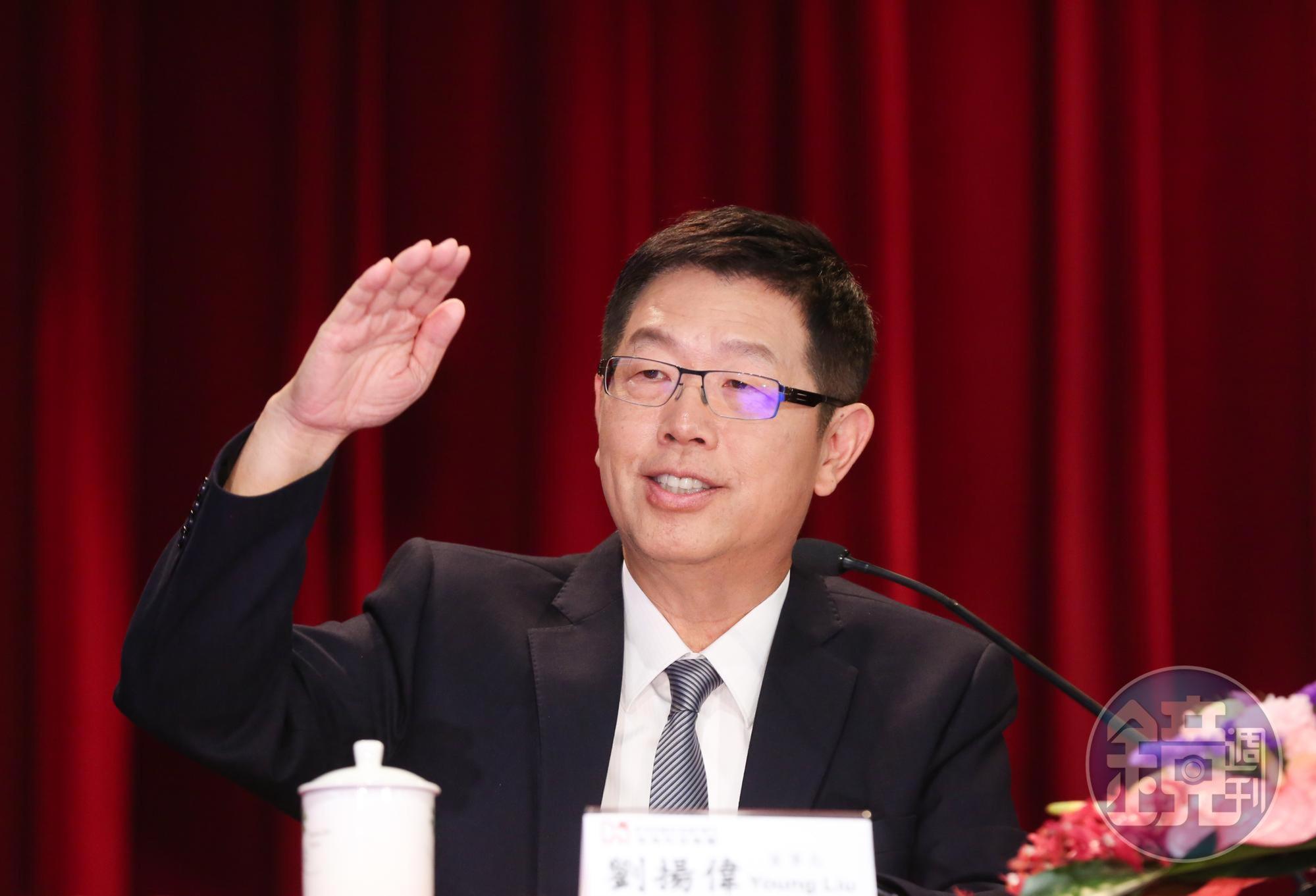 台積電宣布赴美設廠,15日召開法說會的鴻海董事長劉揚偉也被問到此一議題。