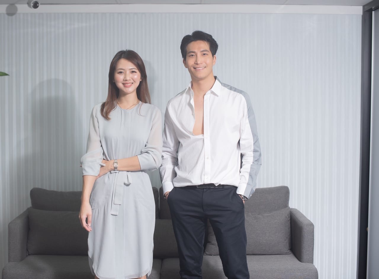 吳翔震和面膜品牌創始人合照。（經紀人提供）