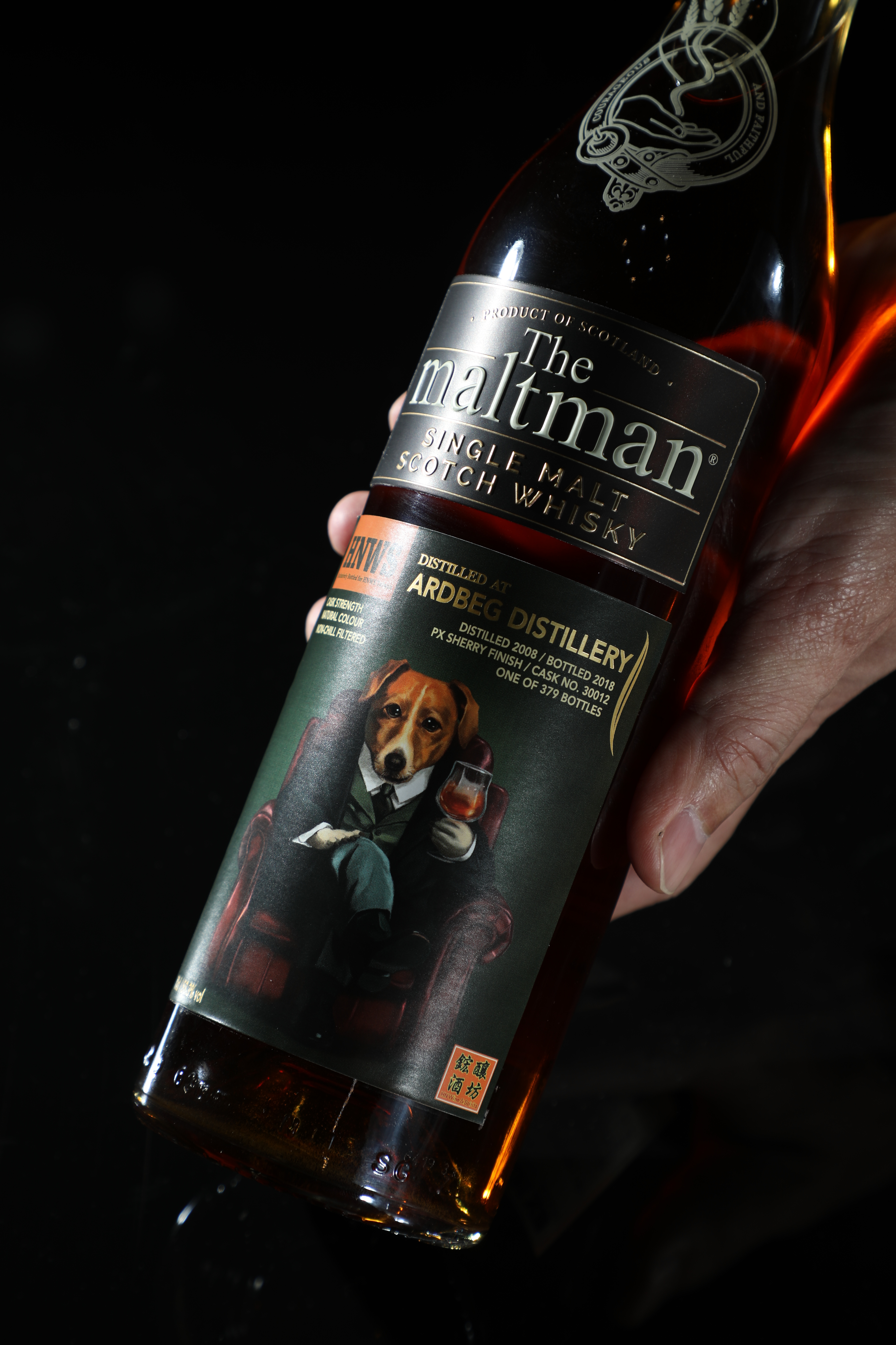 這支The Maltman Ardbeg雪莉桶12年，自行設計的可愛酒標有向Ardbeg吉祥物致敬之意，由於太搶手，市場交易價已經翻倍。（4,500元／瓶）