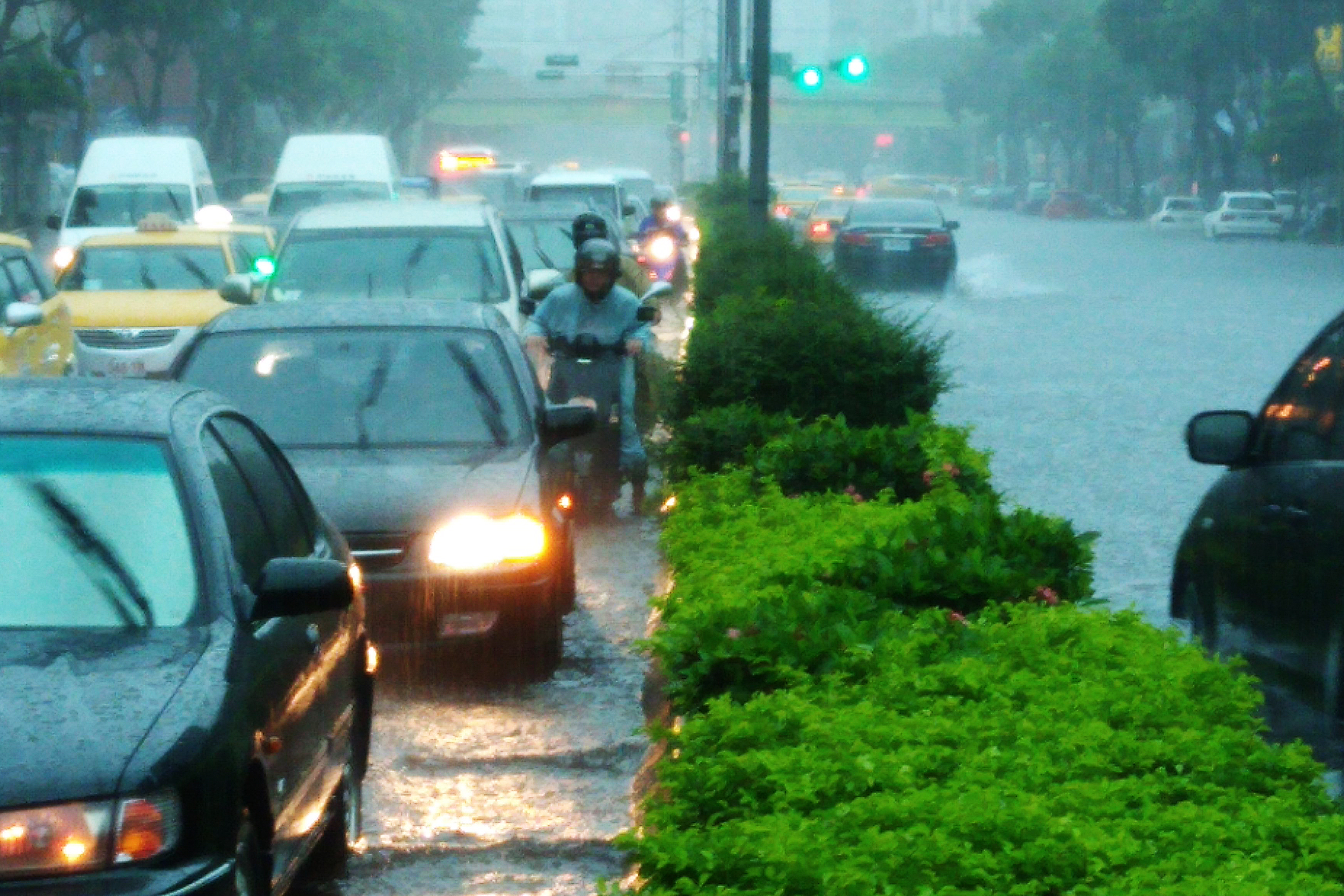 這波鋒面預估影響時間至少1週，第二波雨勢有機會比第一波為大。圖為資料照