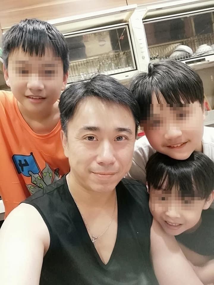 小彬彬再婚,兒子們都相當贊成。(翻攝自小彬彬臉書)