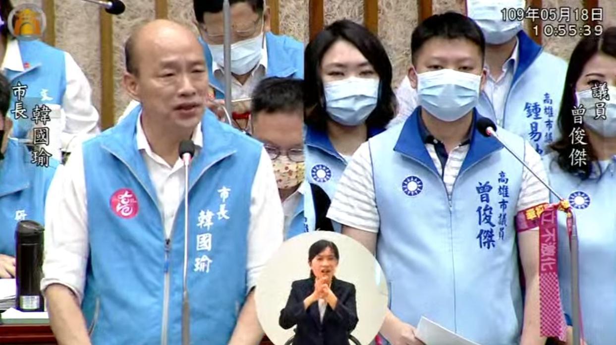 韓國瑜大吐心裡話,酸中央掌握網路與媒體就成為上帝。(翻攝自高雄市議會直播)
