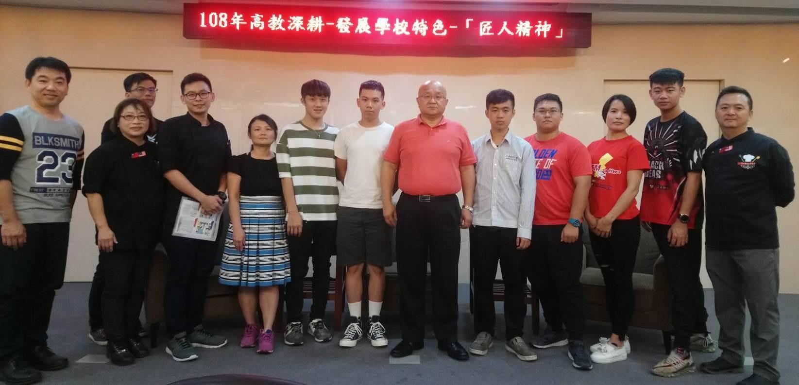 秦榮華重視匠人精神,入主大華科大,傾盡集團資源,為台灣技職教育注入活水。(敏實集團提供)