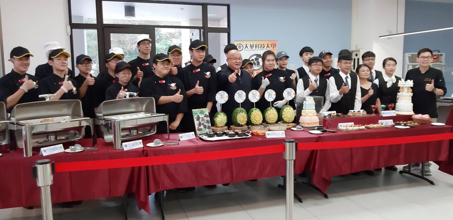 敏實科大今年將招募40名餐飲管理系新生,秦榮華對於學生實作課程充滿想法。(敏實集團提供)