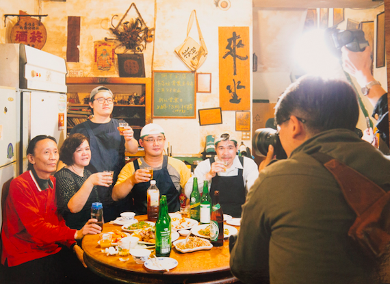 2018年2月28日,是阿才的店於舊址營運的最後一天,吸引大批媒體前往採訪。(阿才的店提供)