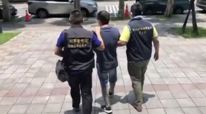 許姓鐵工涉嫌改造槍械被送辦。（林慶祥翻攝）
