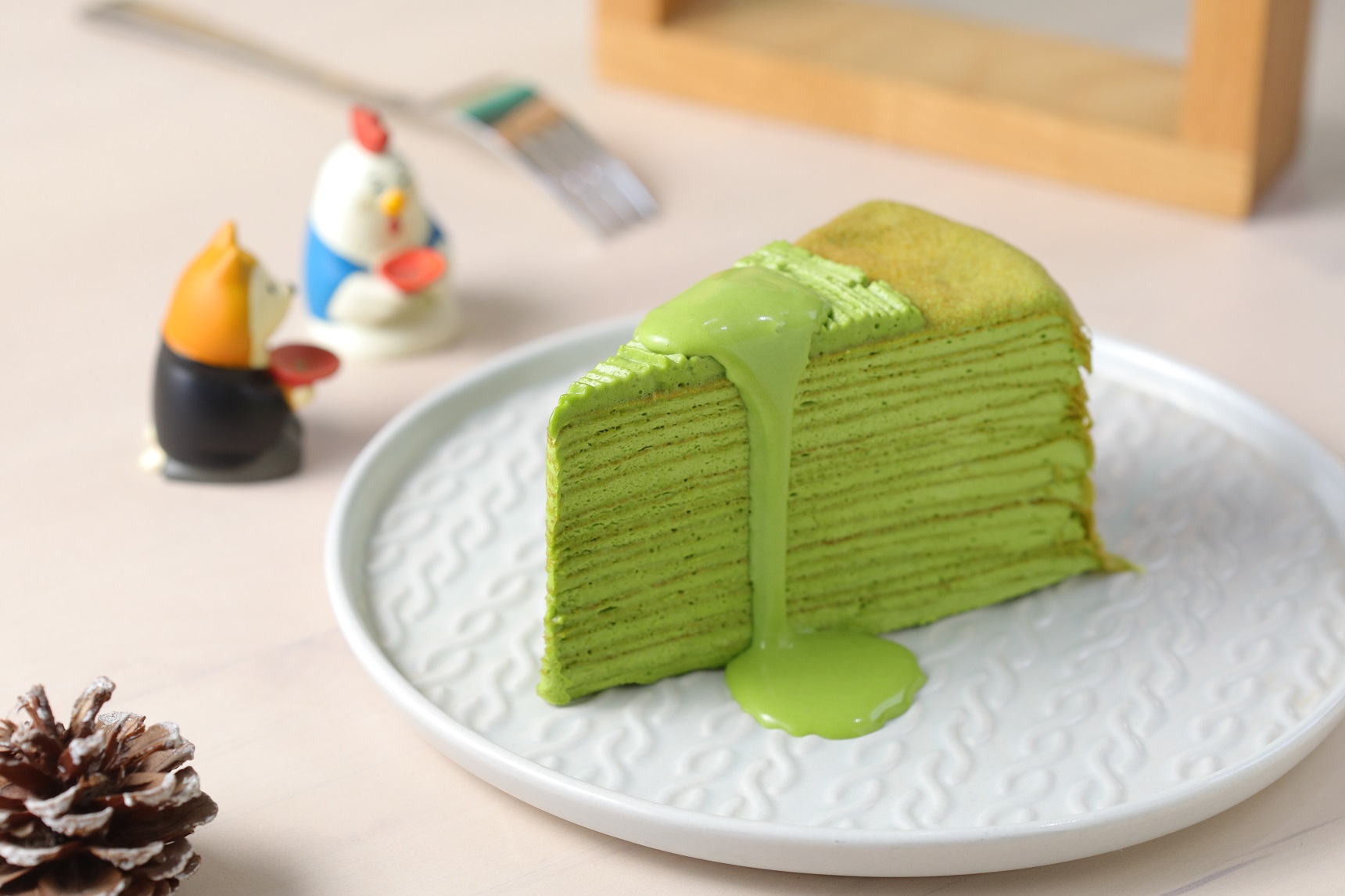口感滑順又具抹茶香氣的「小山園抹茶千層蛋糕」。（140元／份）
