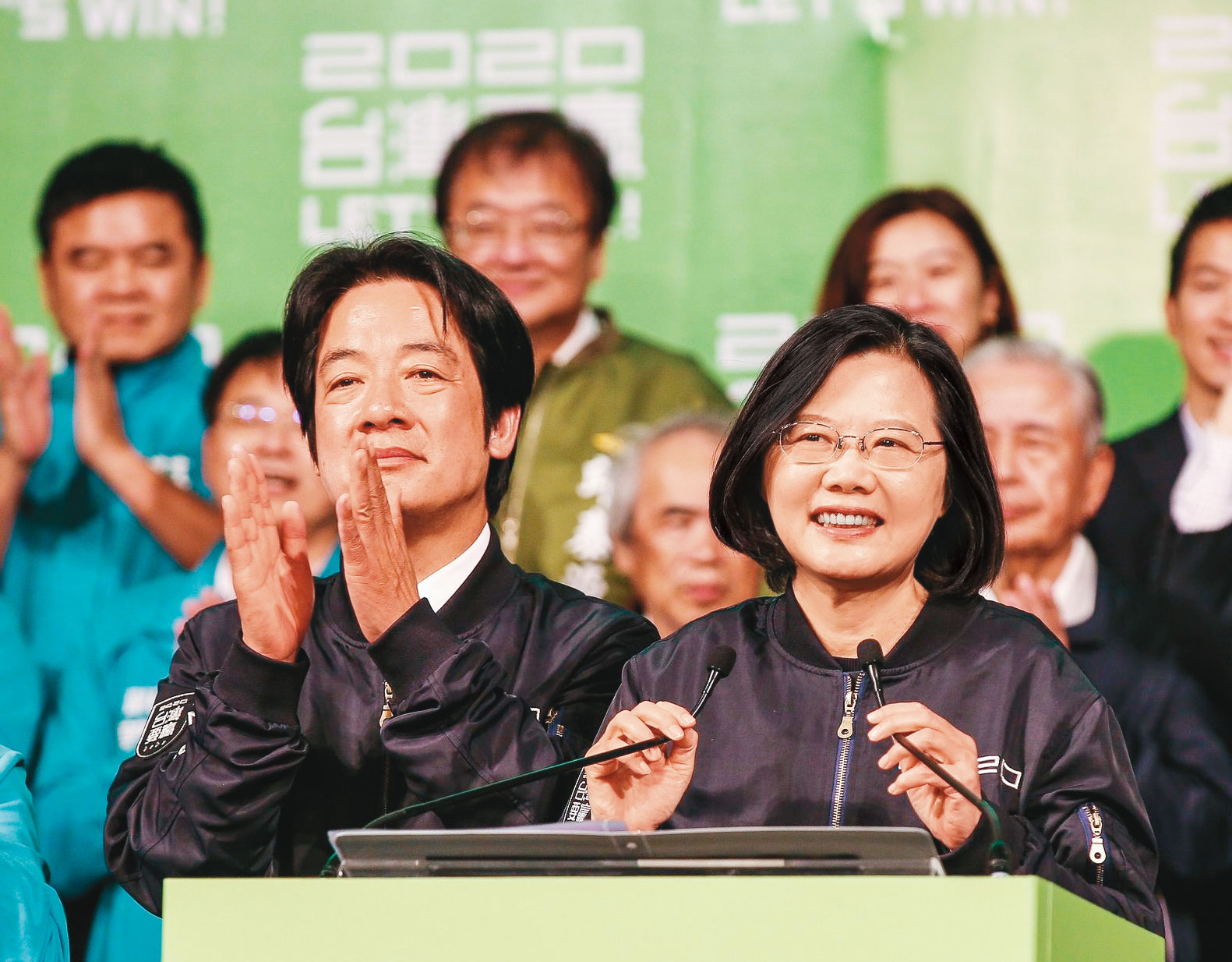 蔡英文總統第一個任期的表現，最近多個民意調查結果顯示，民眾滿意度都居高不下，甚至超過7成5以上。