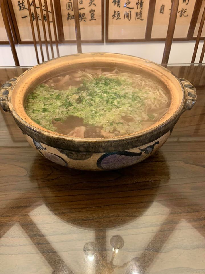 今天燉了好大一鍋清燉牛腩湯，吃不完的話，復熱時要用蒸的，切記不要再煮。