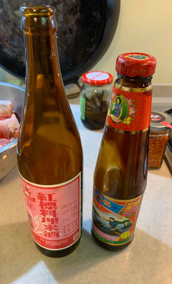 今天會用到的米酒與蠔油。