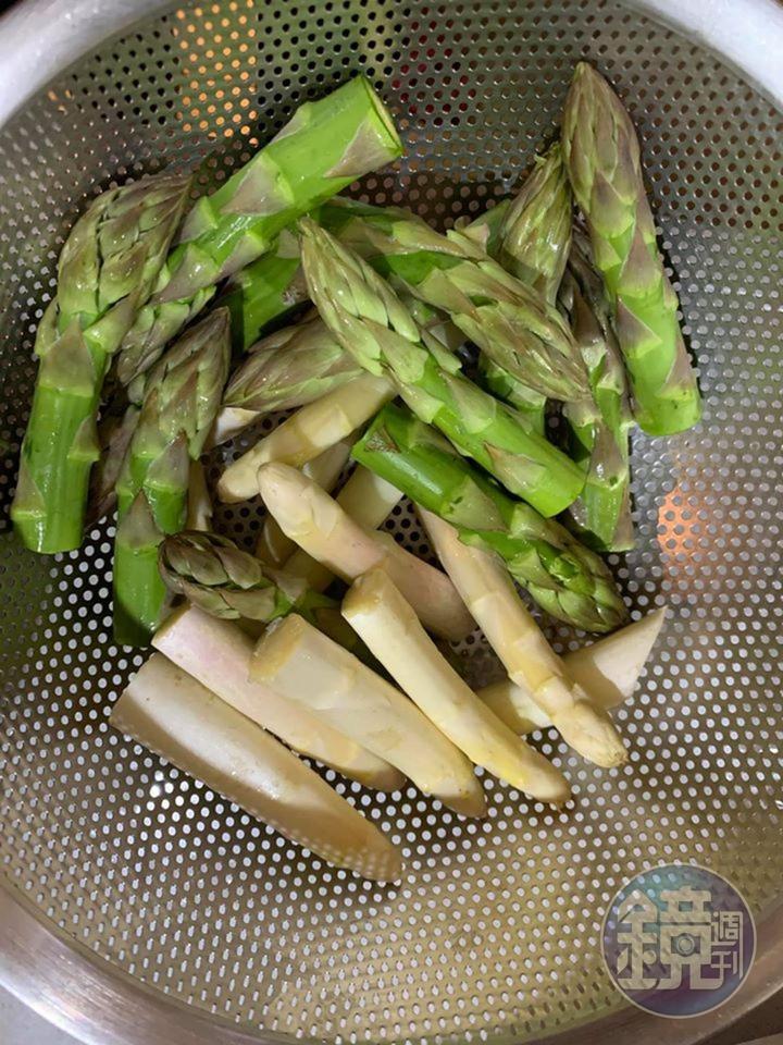 蘆筍只用頭尖這段。