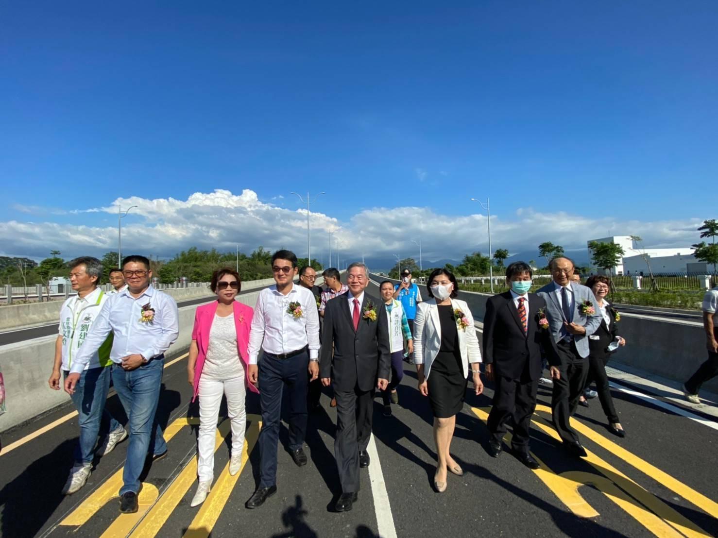 全長約11公里的雲科工聯外道路昨起全線貫通，縮短往來虎尾、斗六、莿桐、林內等鄉鎮市的行車時間。（翻攝畫面）