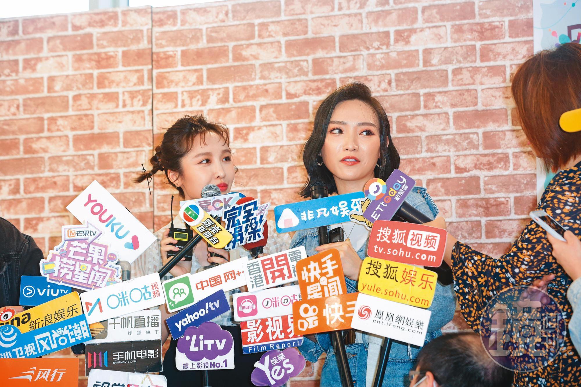 張若凡轉戰直播平台,找來同為歌唱選秀節目出道的學姐閻奕格,結果學姐一直搶戲。