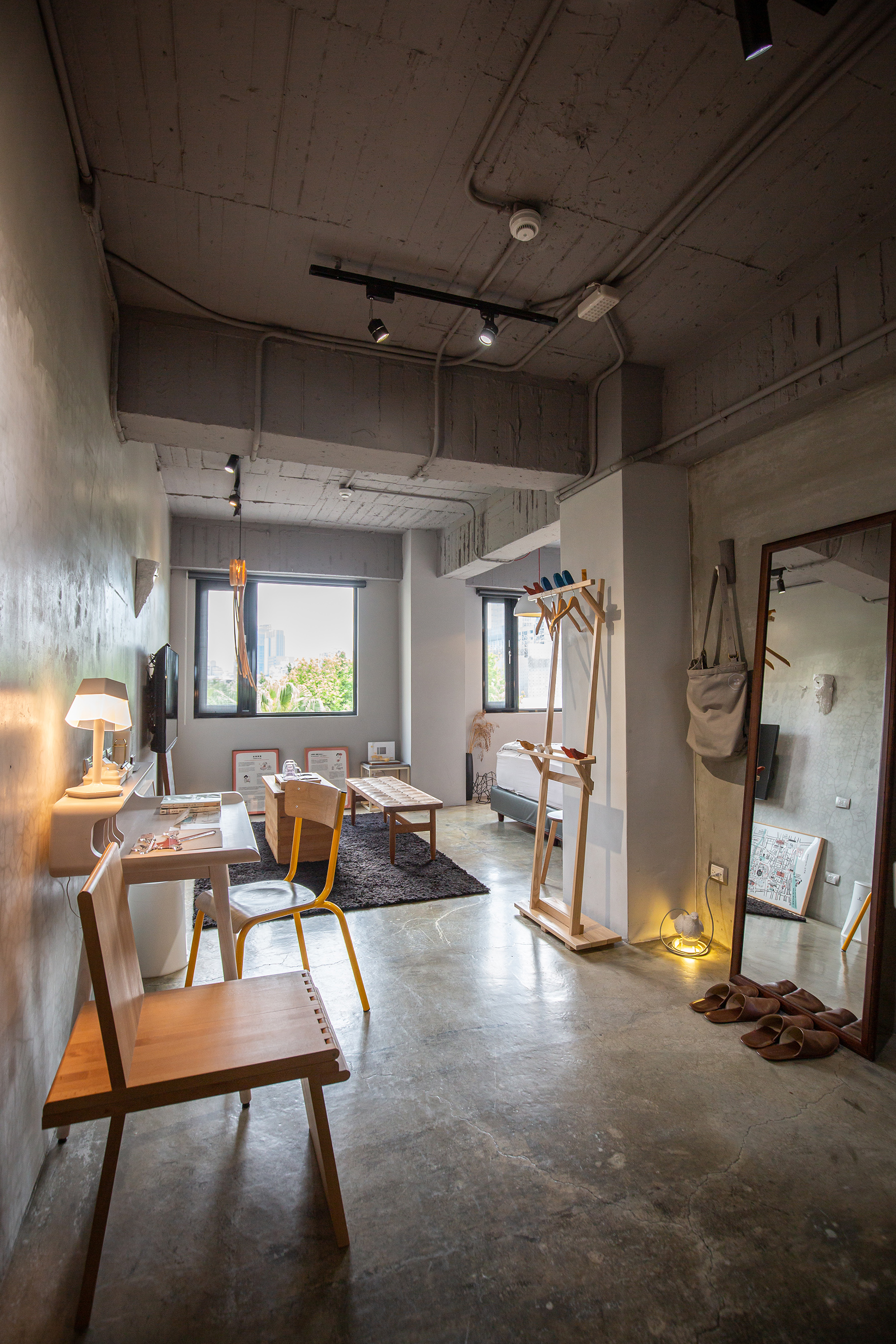 「玩味旅舍」入口處的第一間客房,是「Naho Selections Room」。