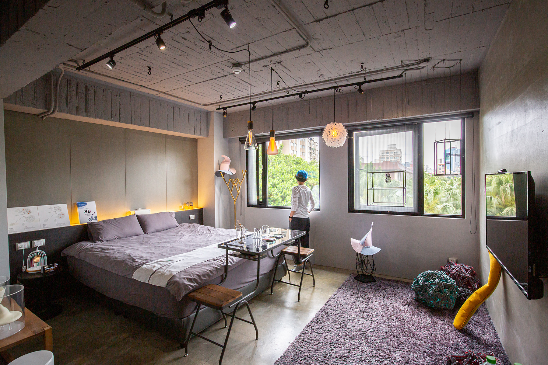 「Future Lab未來實驗室」以具有批判思考的設計物件，引起住客以互動體驗方式，開始思考未來的種種可能性。 