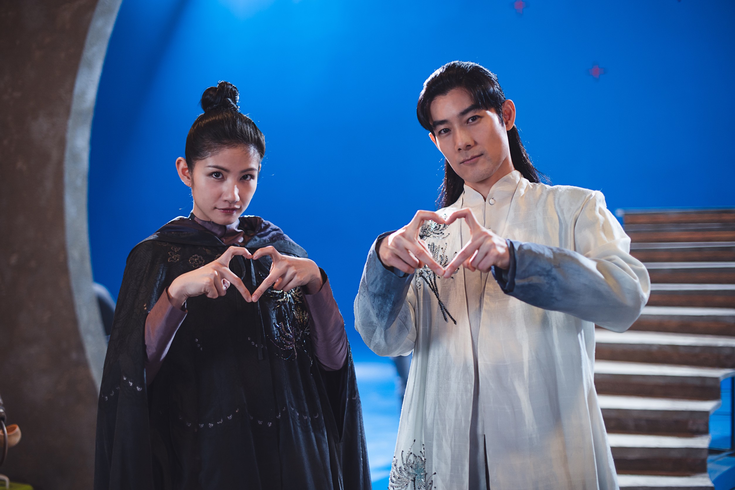 李千那及施易男在民視歌仔戲電視劇《孟婆客棧》演出第一單元「山伯英台」的男女主角。（民視提供）