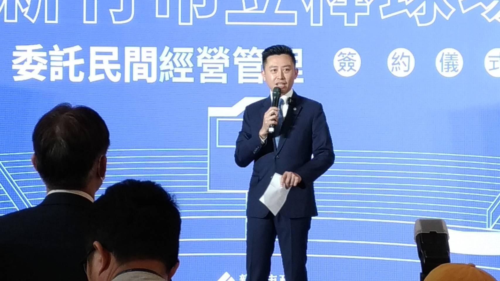 新竹市長林智堅出席簽約儀式。(味全龍提供)